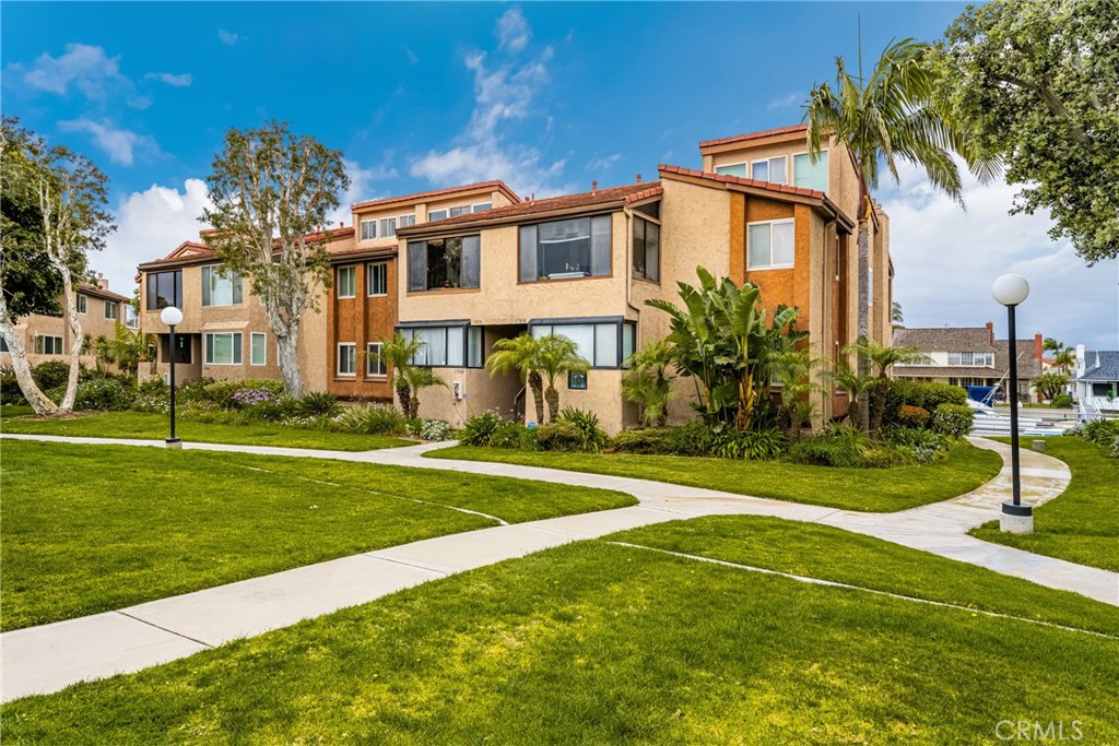 17068 Bluewater Lane