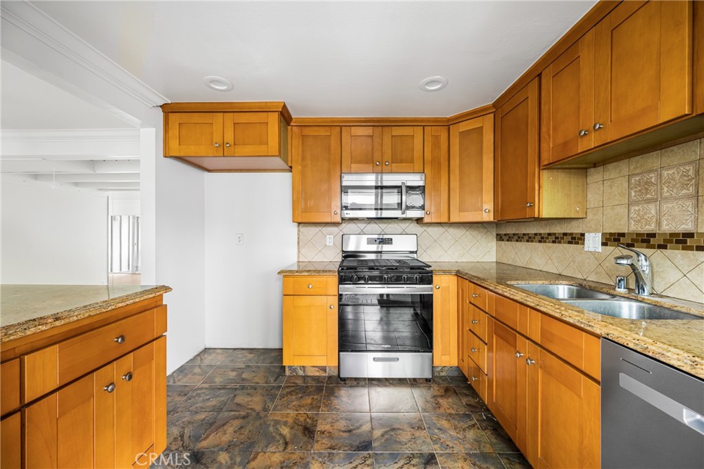 16842 Pacific Coast 102