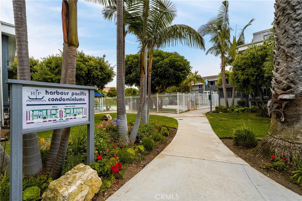 16842 Pacific Coast 102