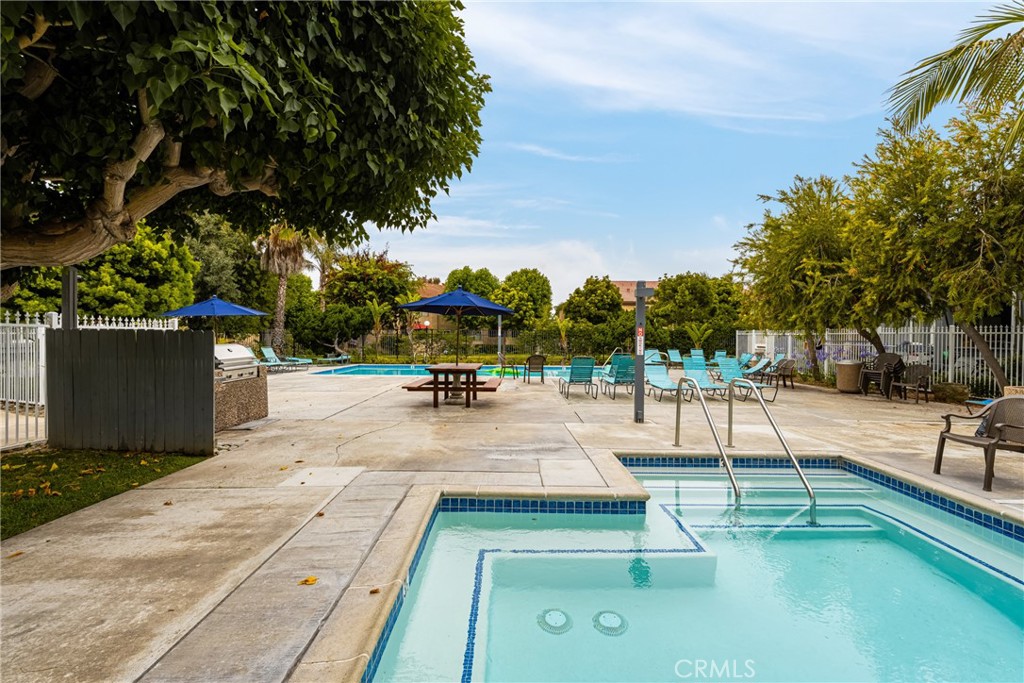 16842 Pacific Coast 102