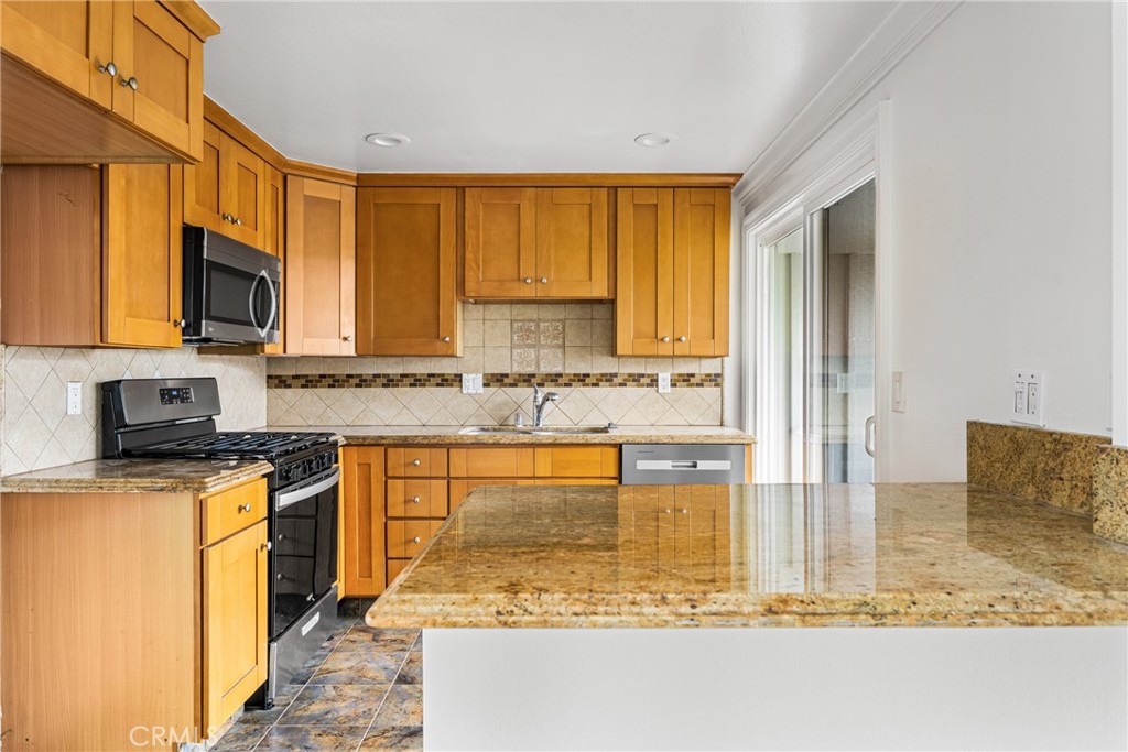 16842 Pacific Coast 102