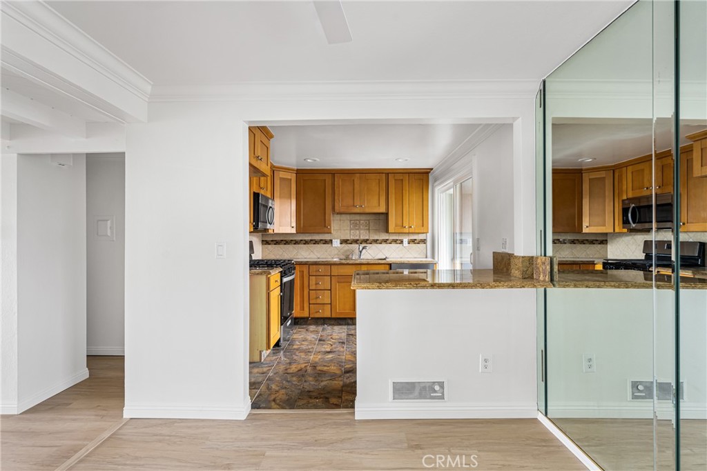 16842 Pacific Coast 102