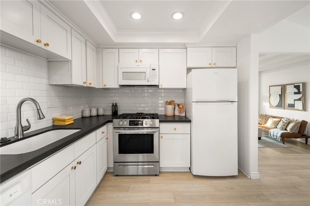 16927 Bluewater Lane