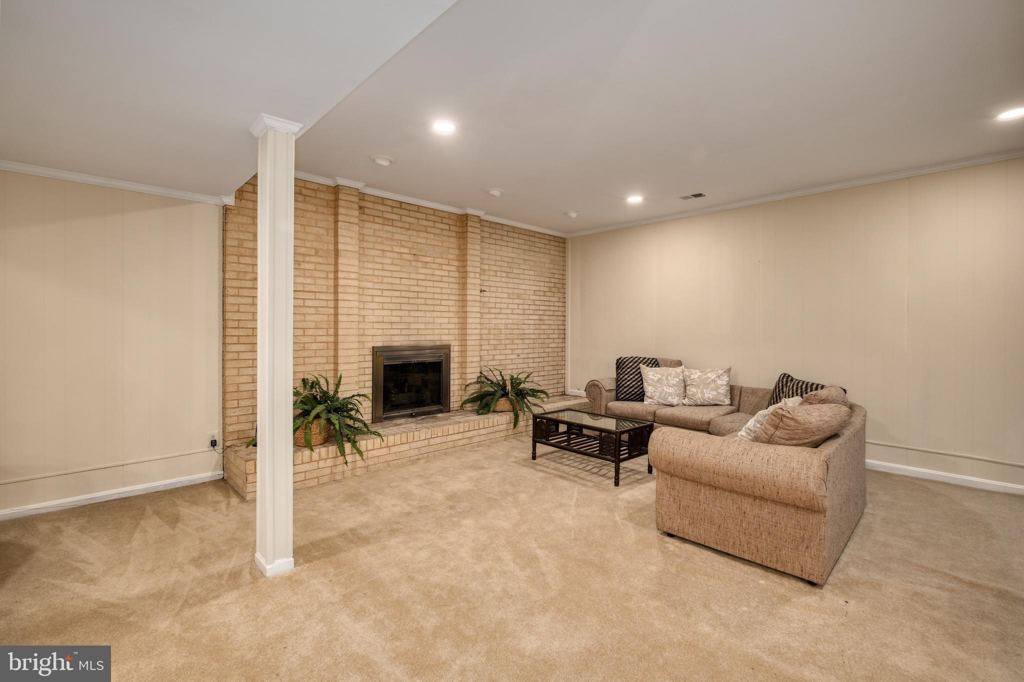 10525 SUMMERWIND LANE