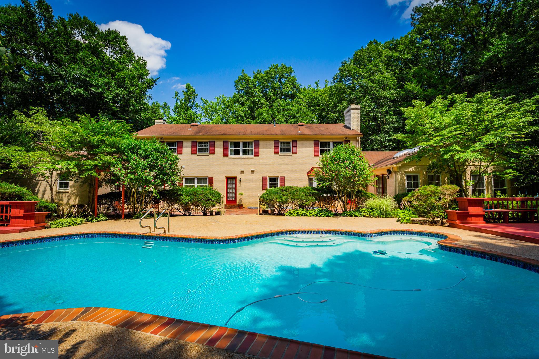 10525 SUMMERWIND LANE