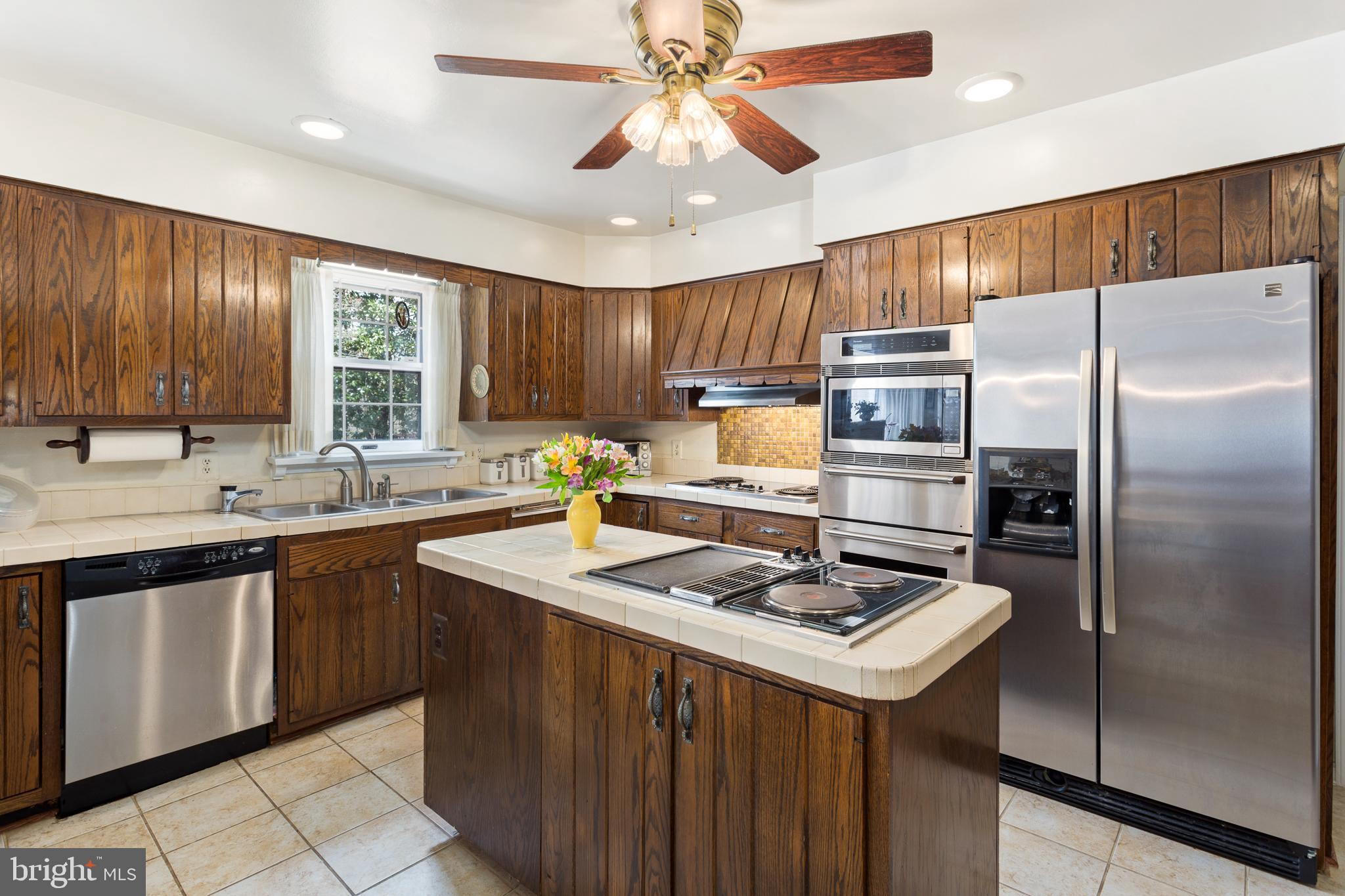 10525 SUMMERWIND LANE