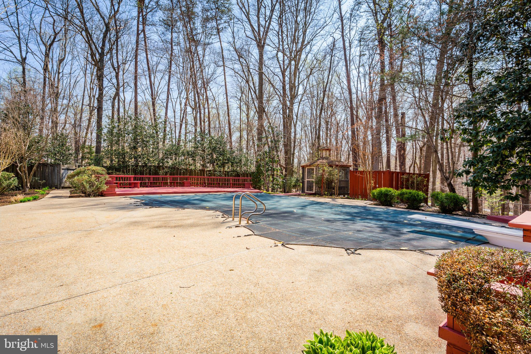 10525 SUMMERWIND LANE