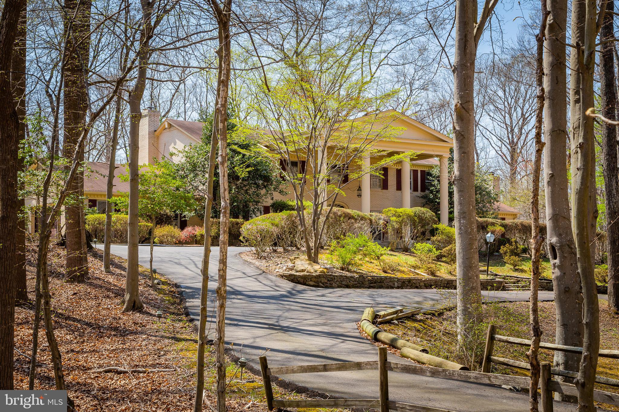 10525 SUMMERWIND LANE