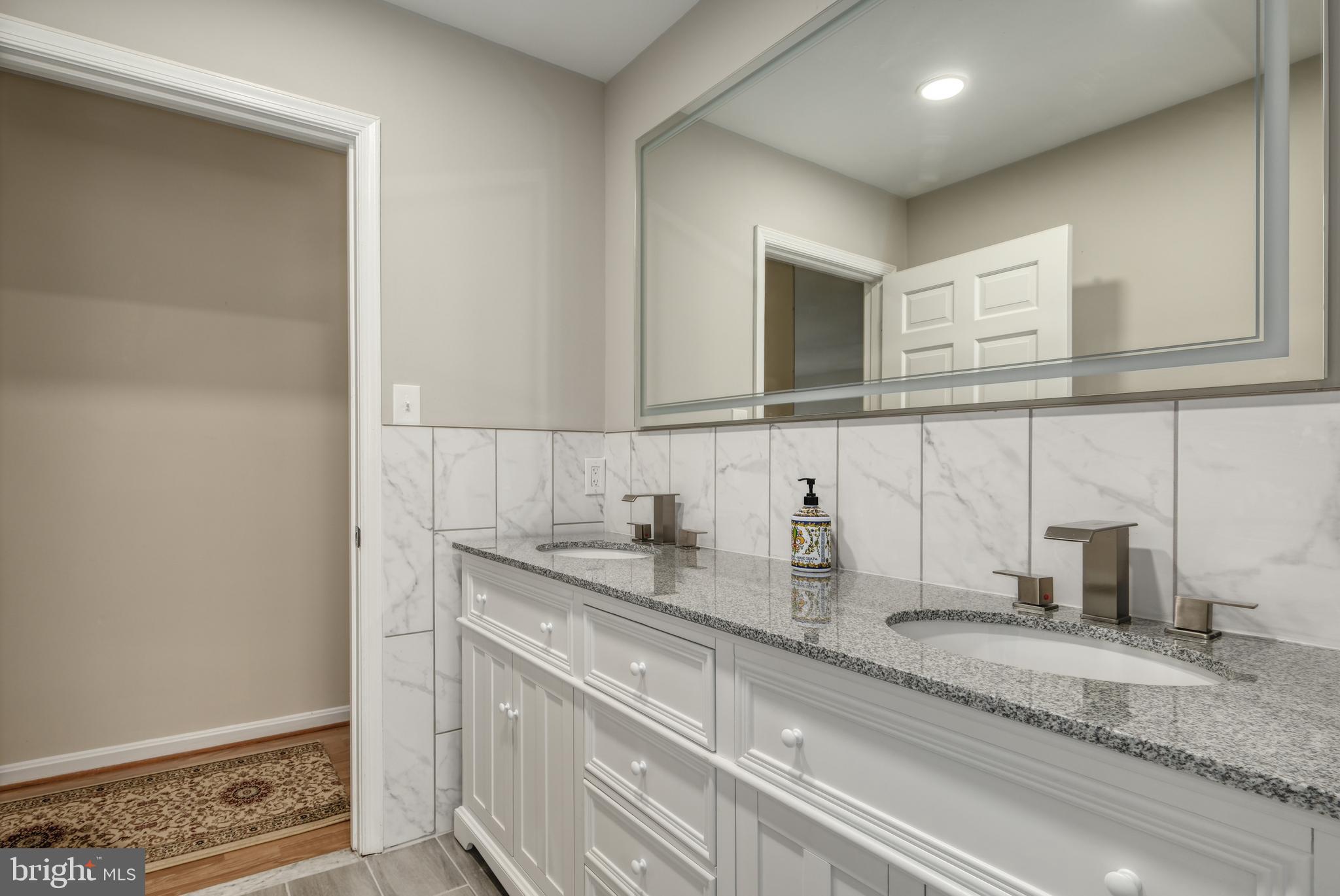 10525 SUMMERWIND LANE