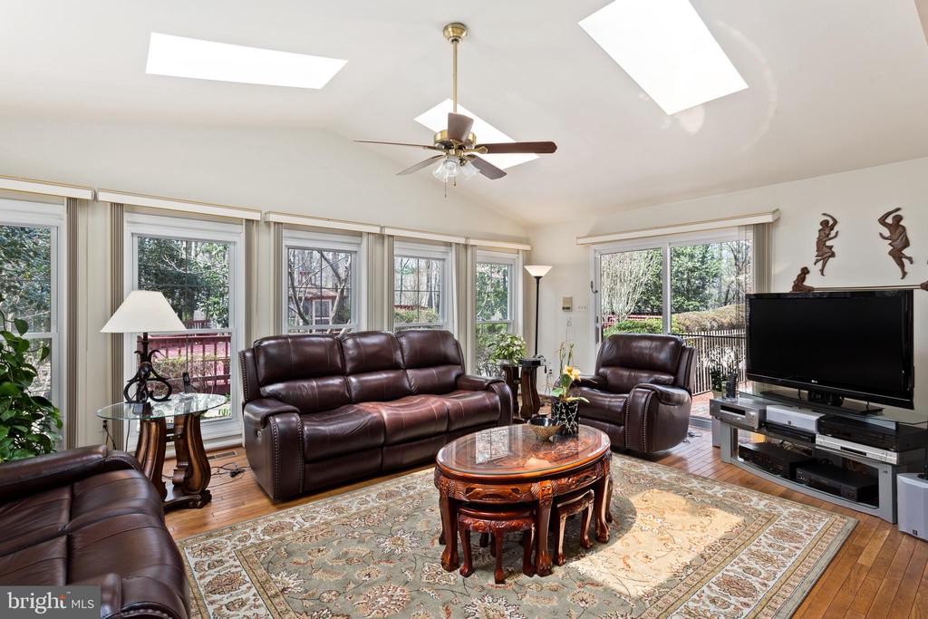 10525 SUMMERWIND LANE