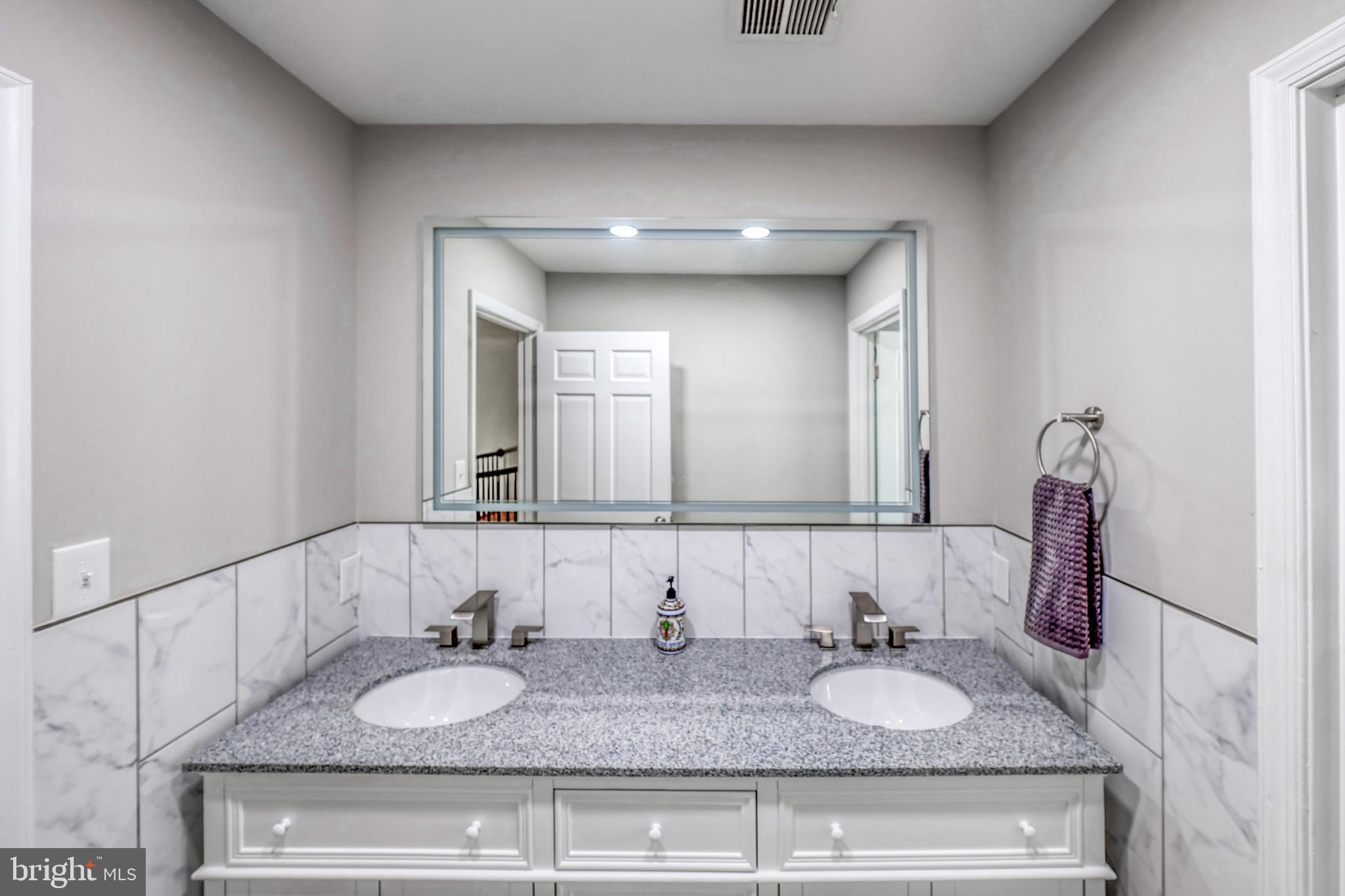 10525 SUMMERWIND LANE