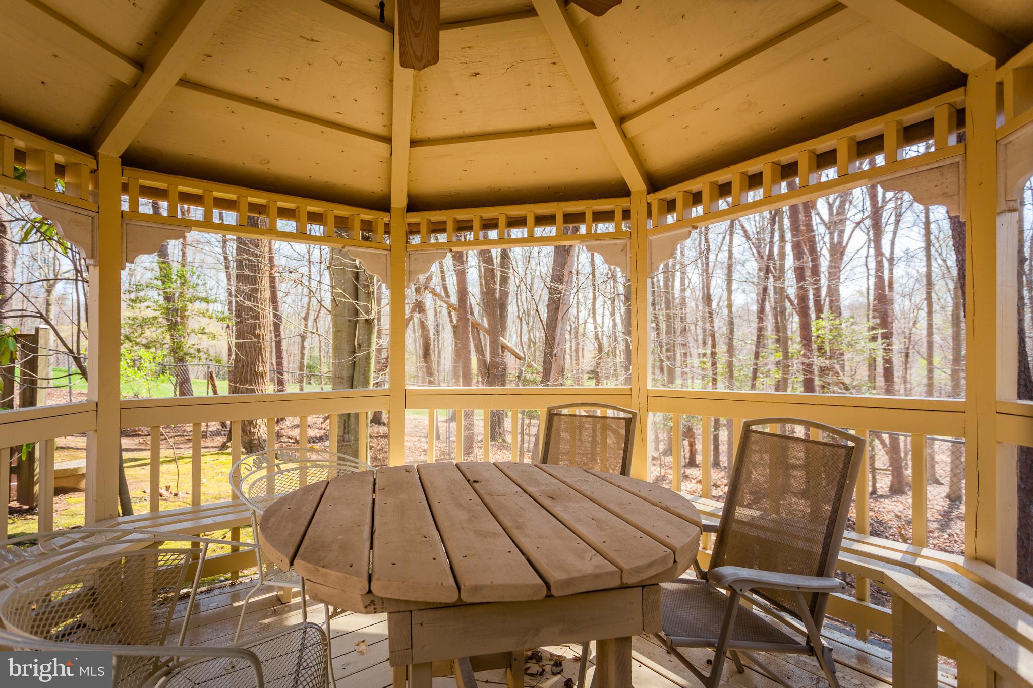 10525 SUMMERWIND LANE