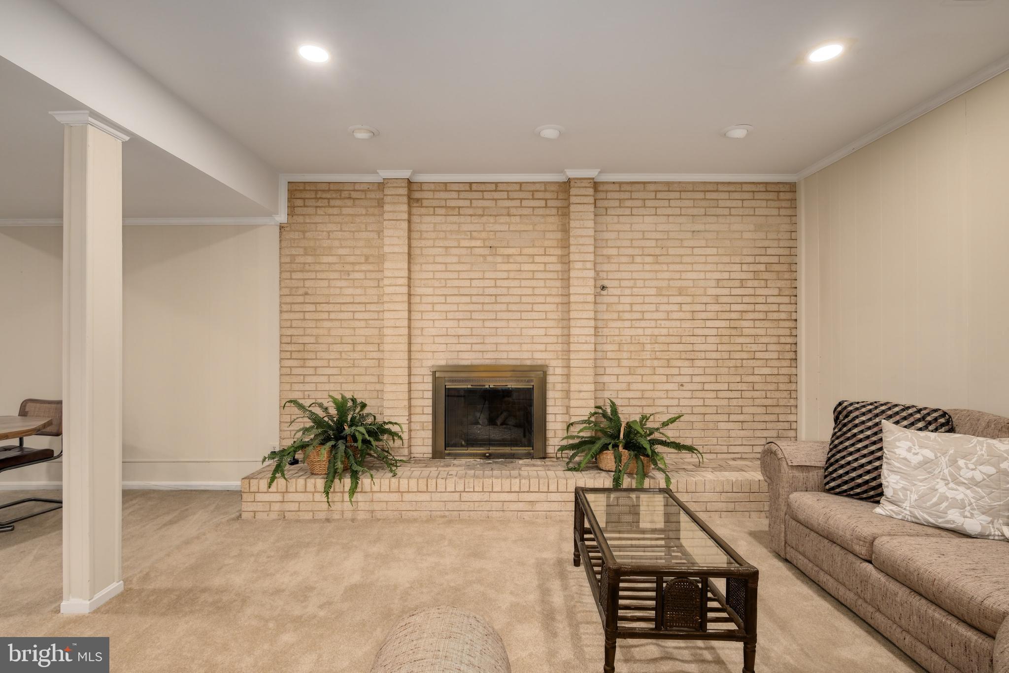 10525 SUMMERWIND LANE