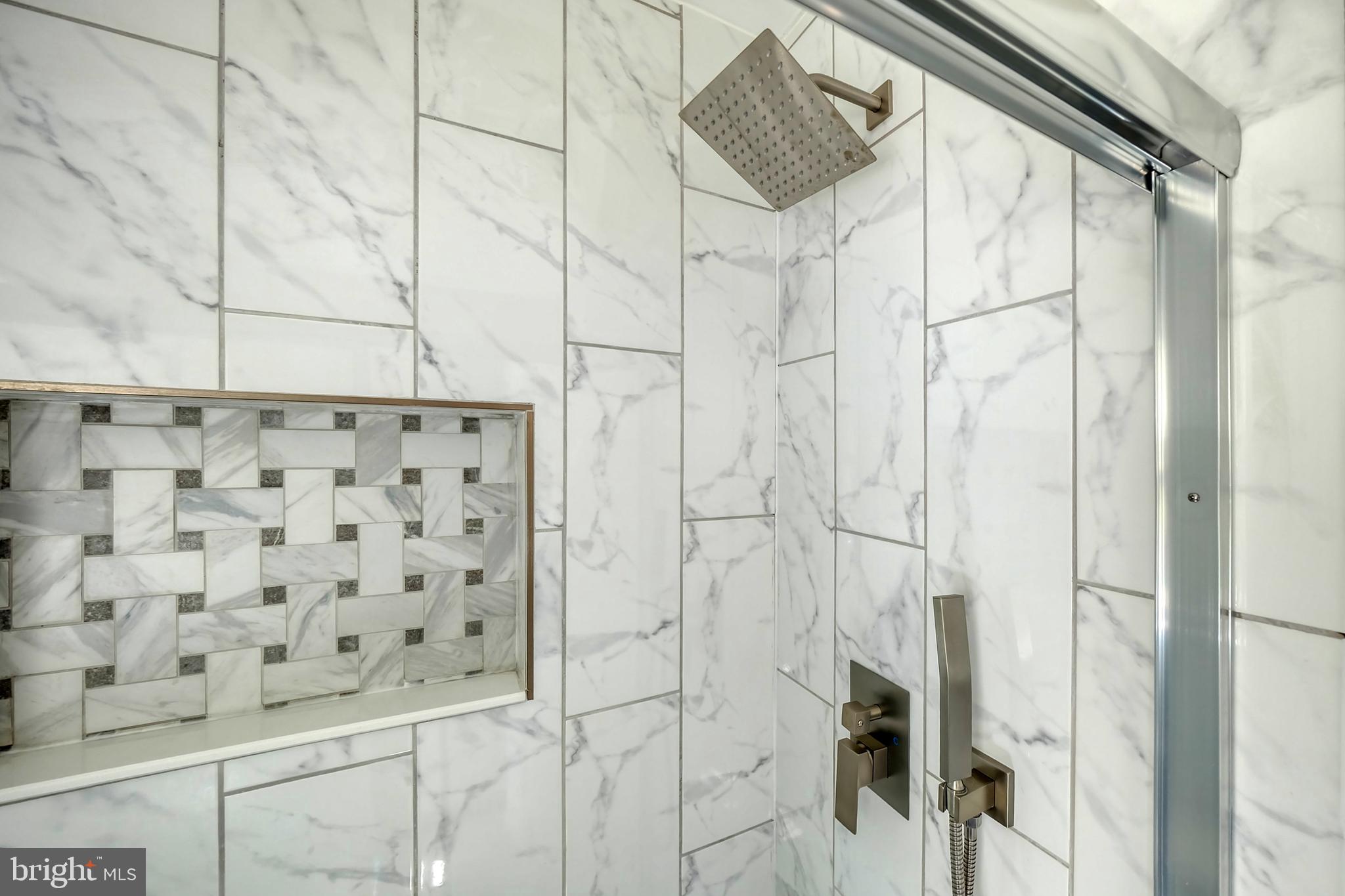 10525 SUMMERWIND LANE