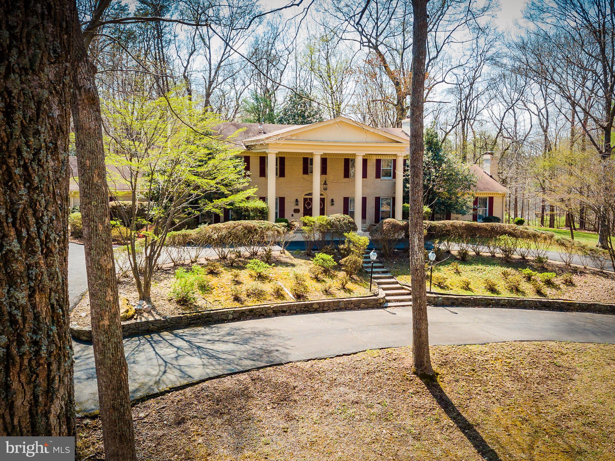 10525 SUMMERWIND LANE