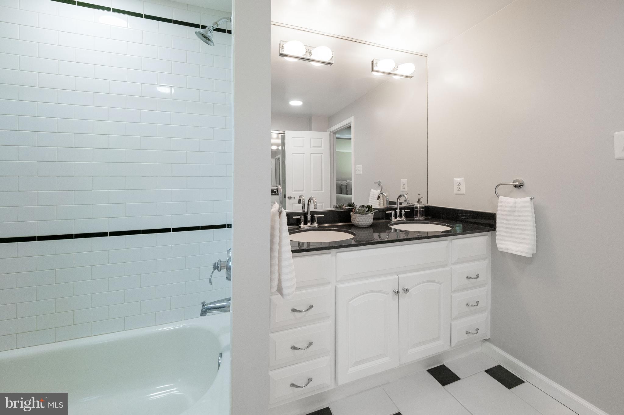 10222 STEAMBOAT LANDING LANE