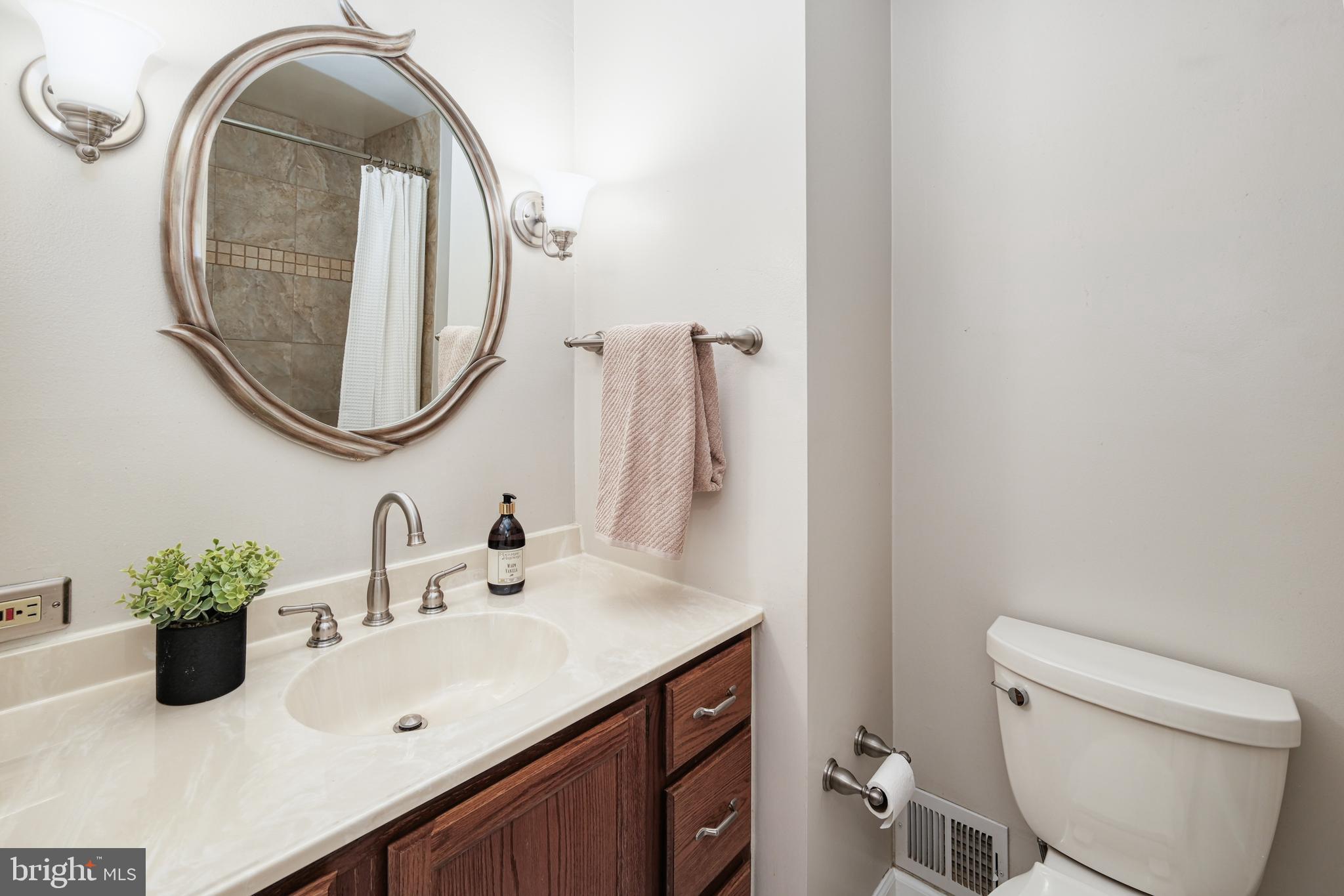 9121 DONNA DEAN DRIVE