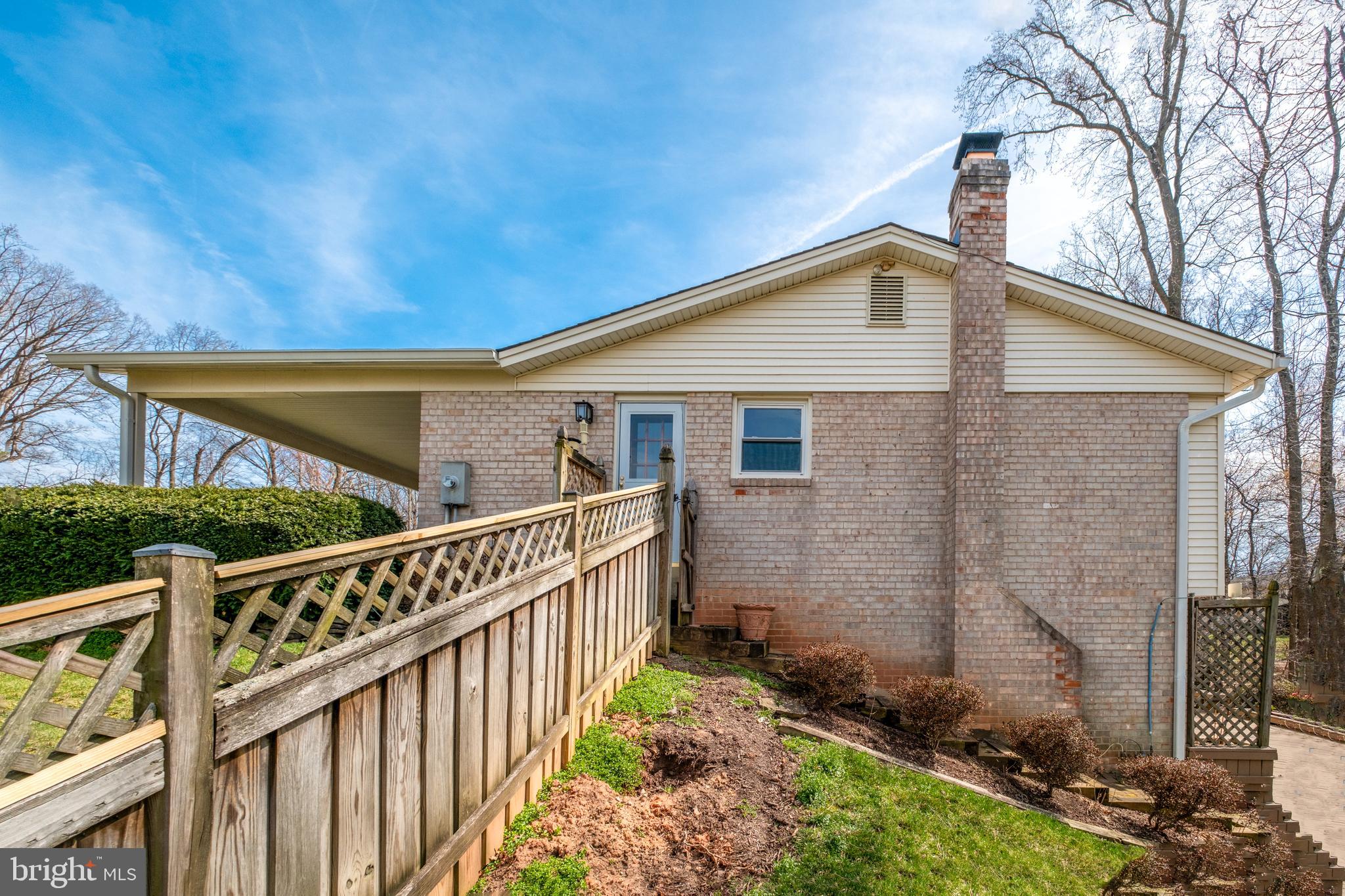 9121 DONNA DEAN DRIVE