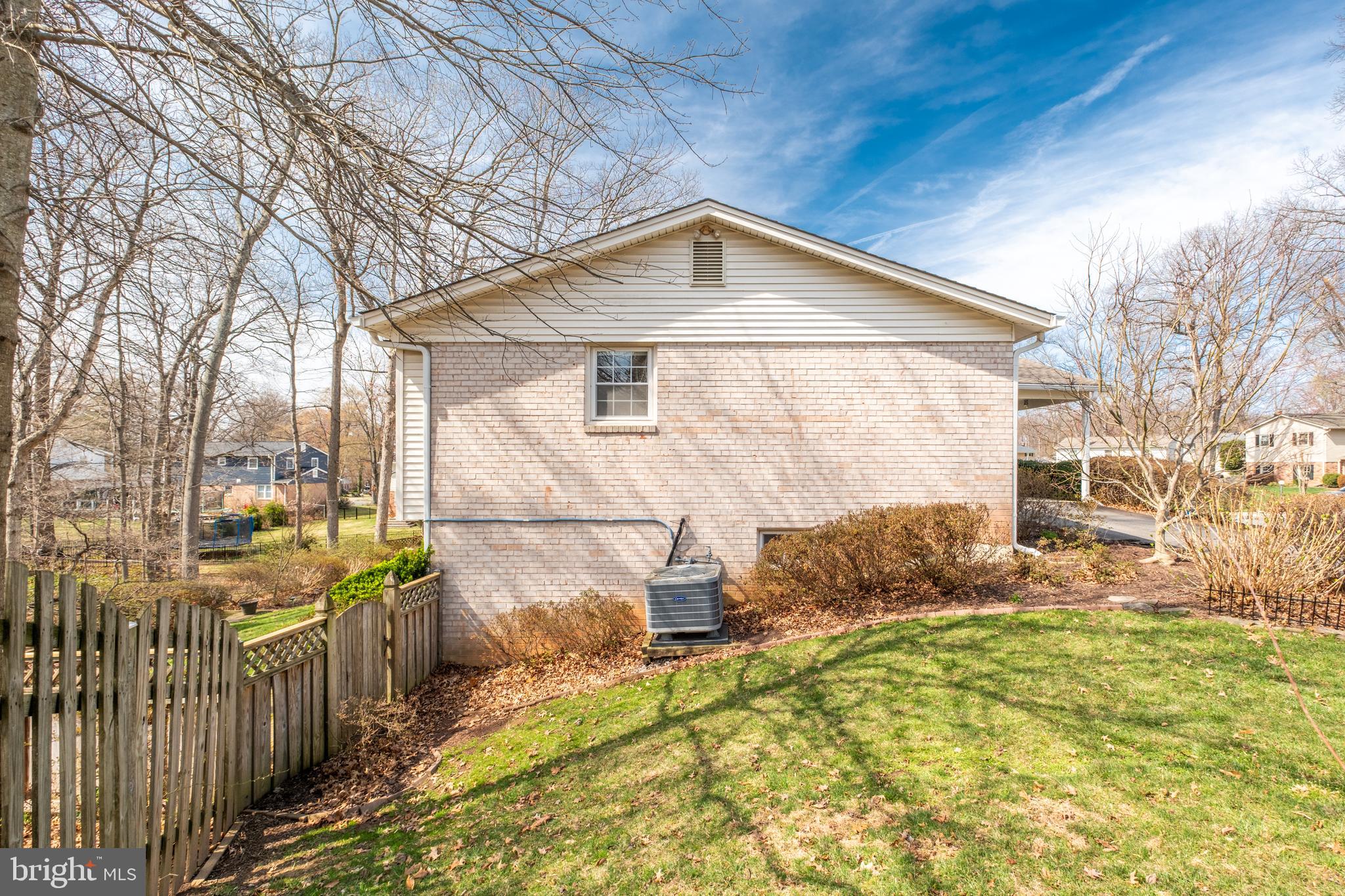 9121 DONNA DEAN DRIVE