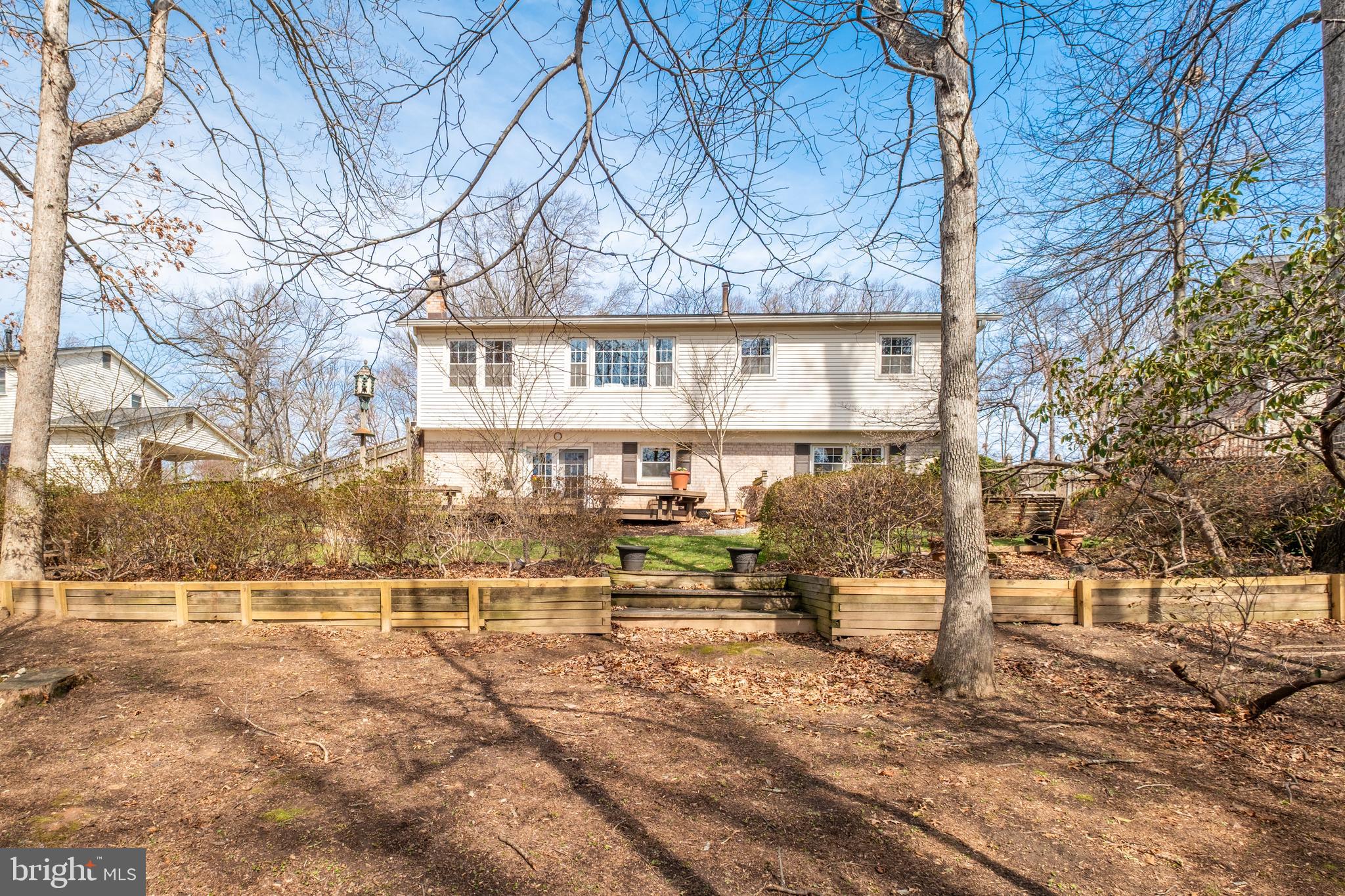 9121 DONNA DEAN DRIVE