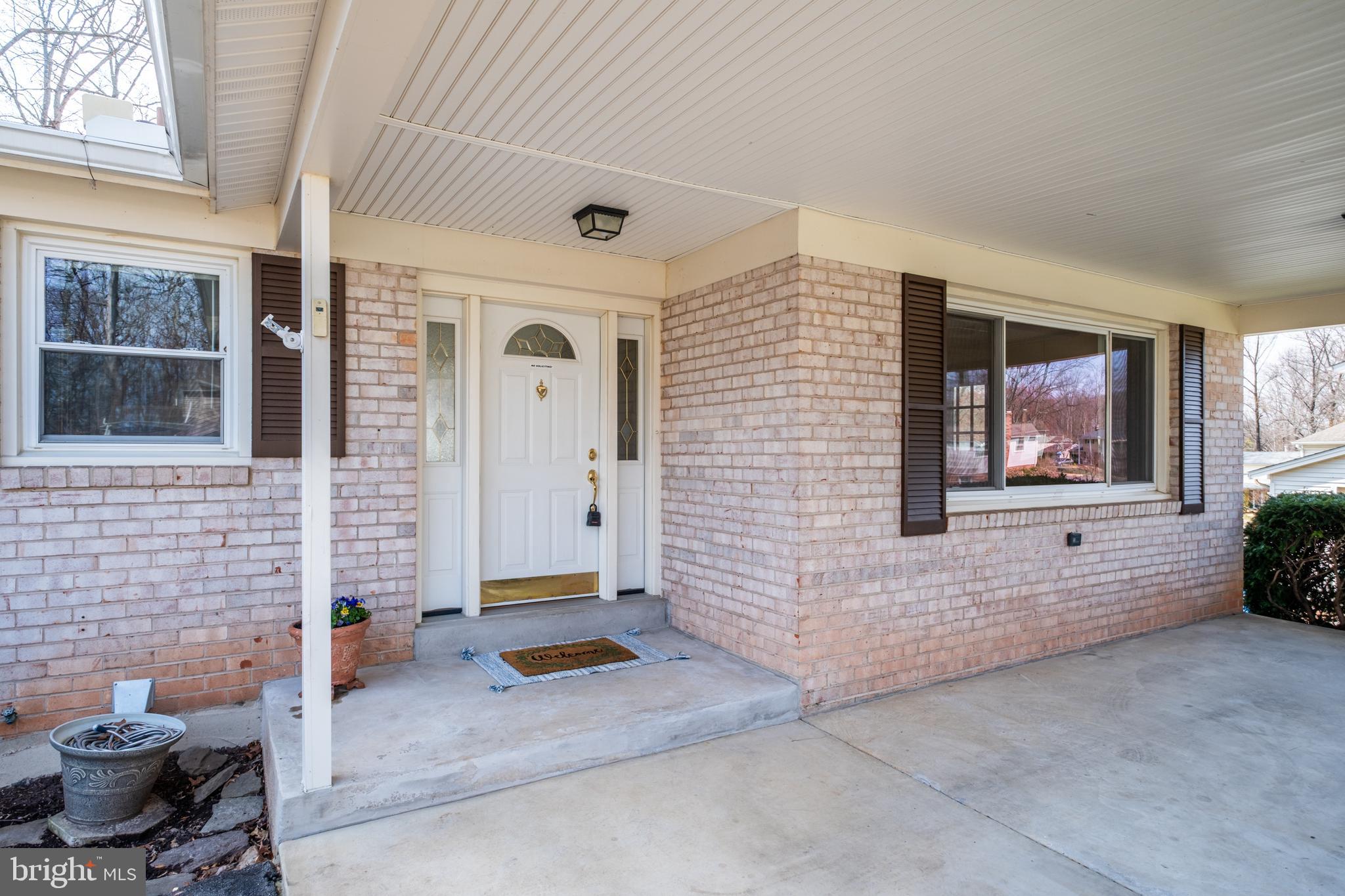 9121 DONNA DEAN DRIVE