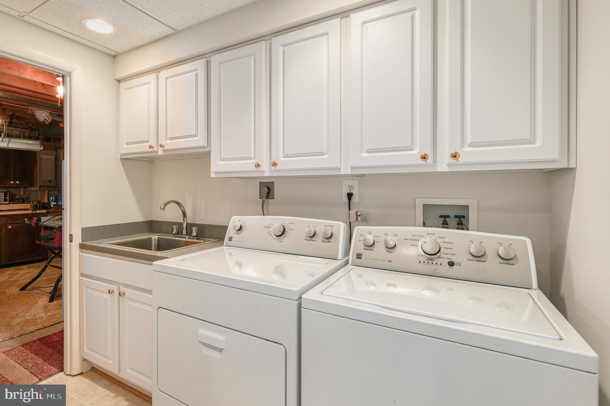 9121 DONNA DEAN DRIVE