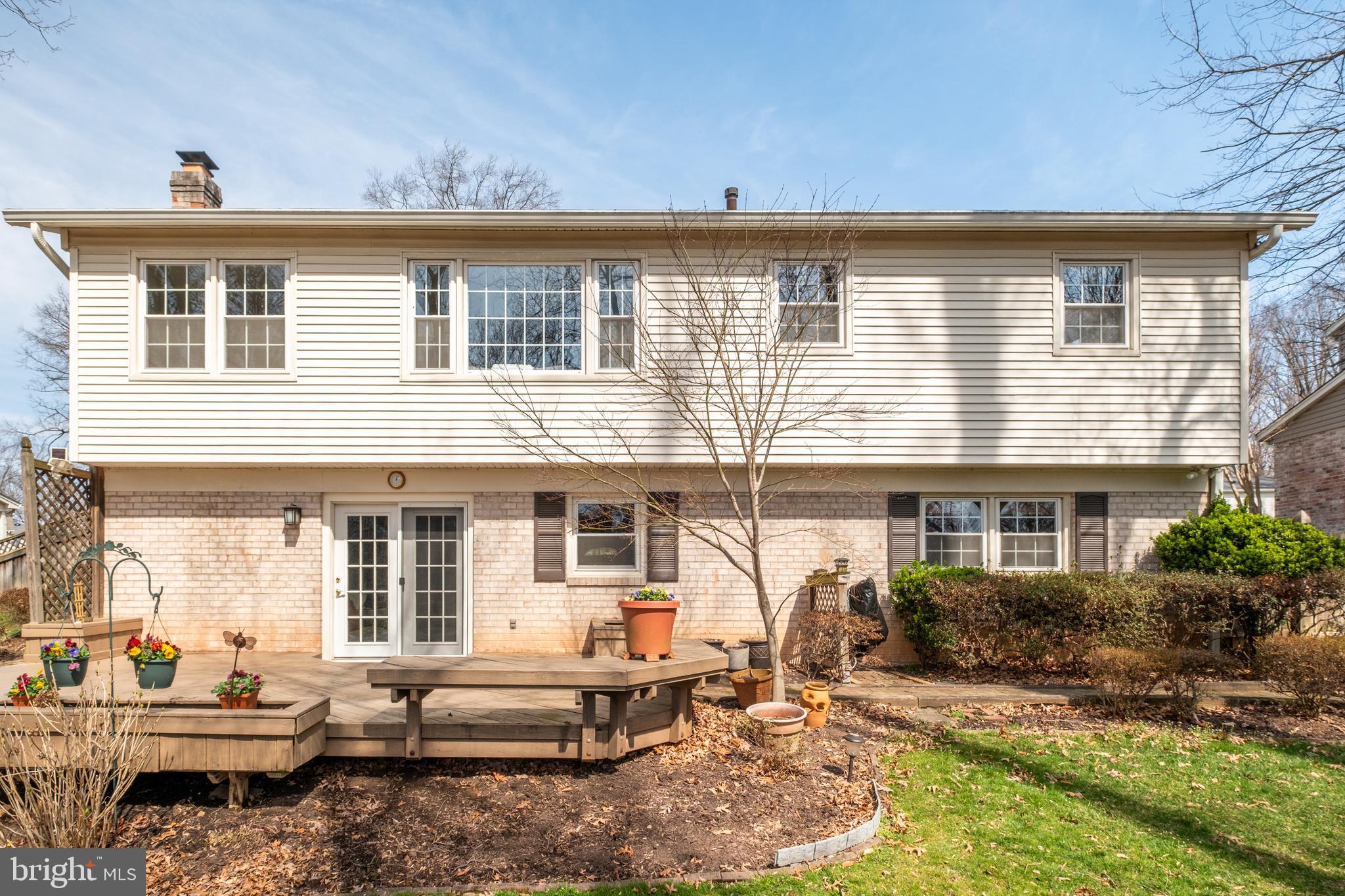 9121 DONNA DEAN DRIVE