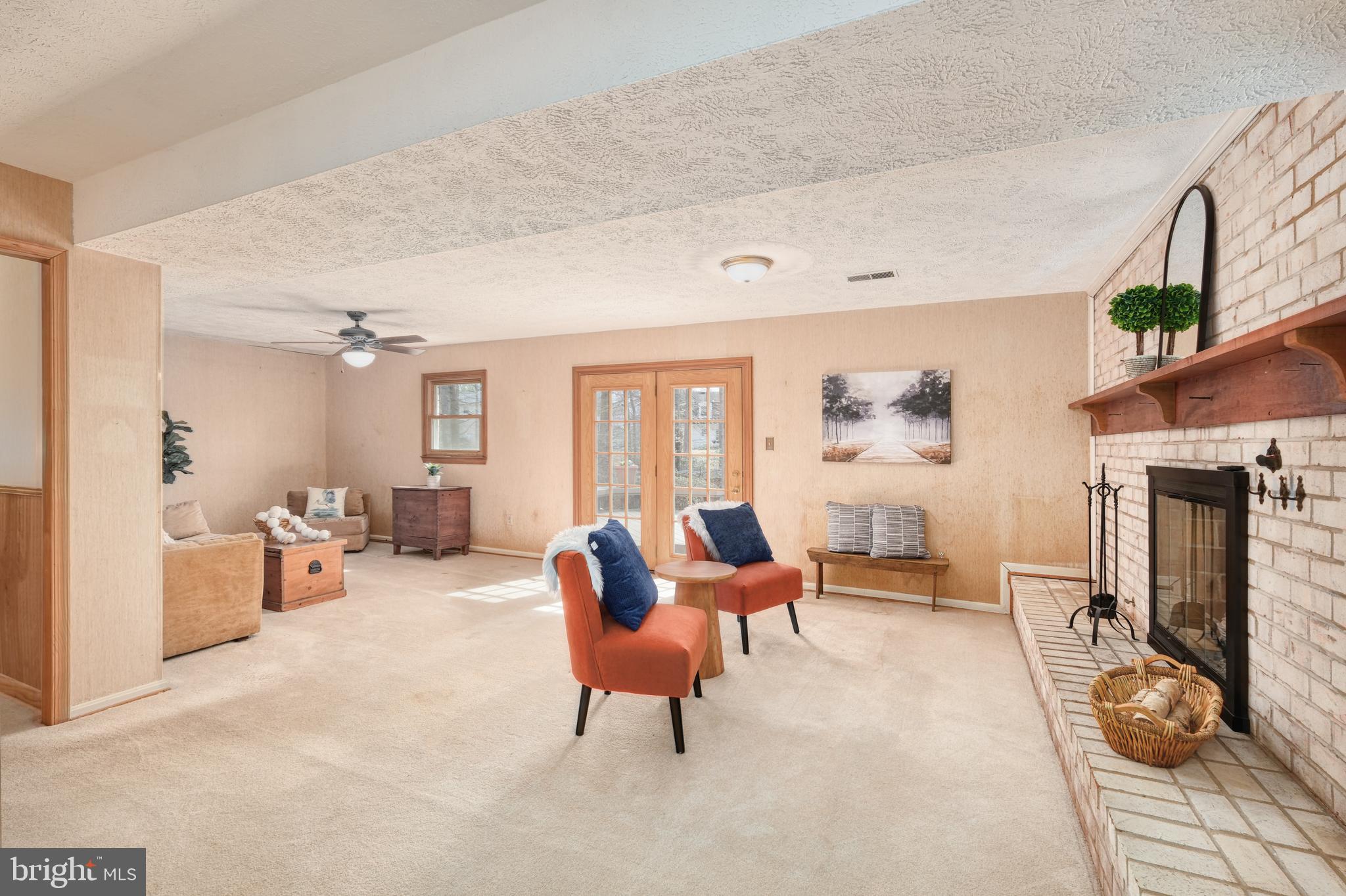 9121 DONNA DEAN DRIVE