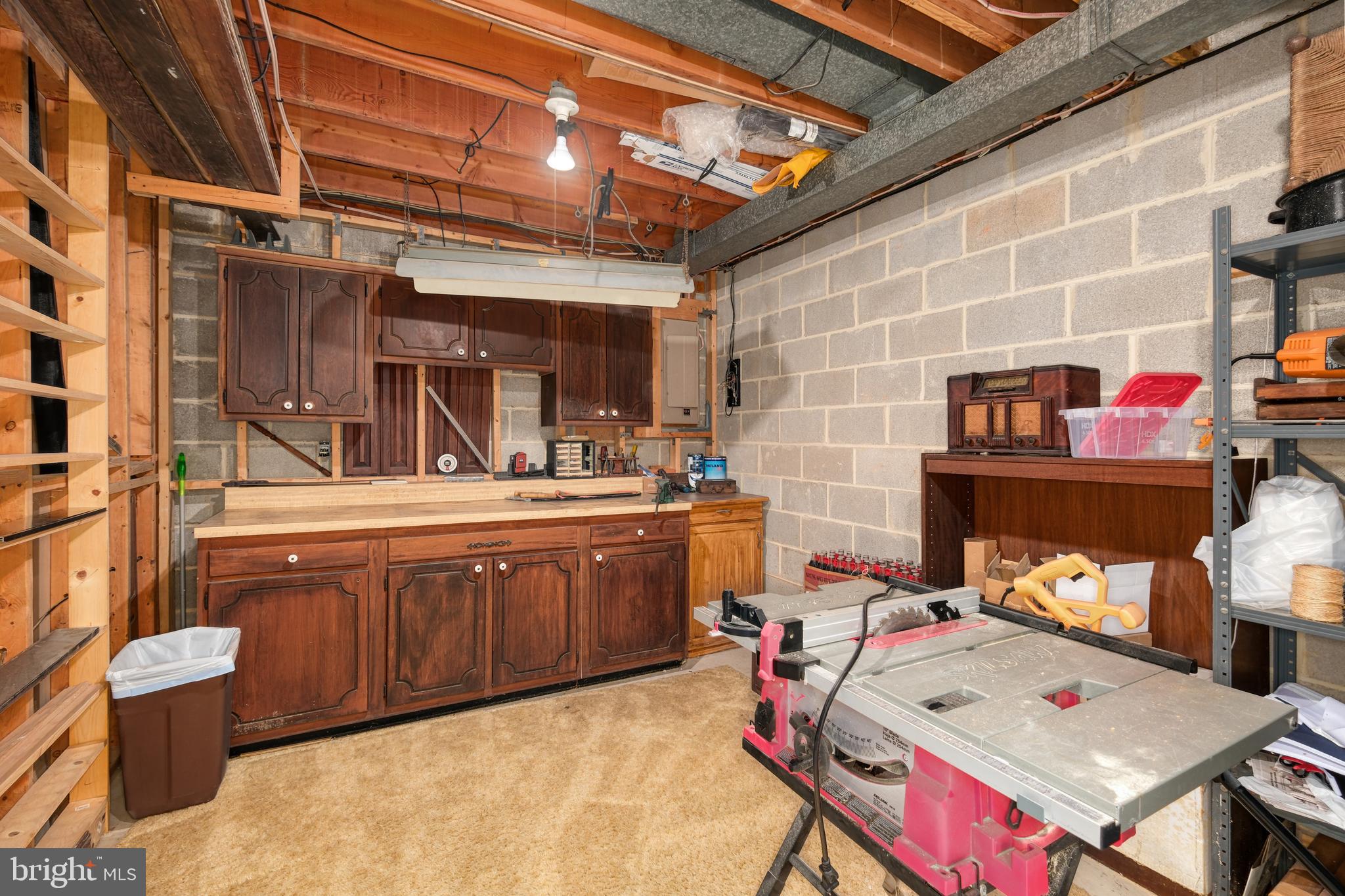 9121 DONNA DEAN DRIVE