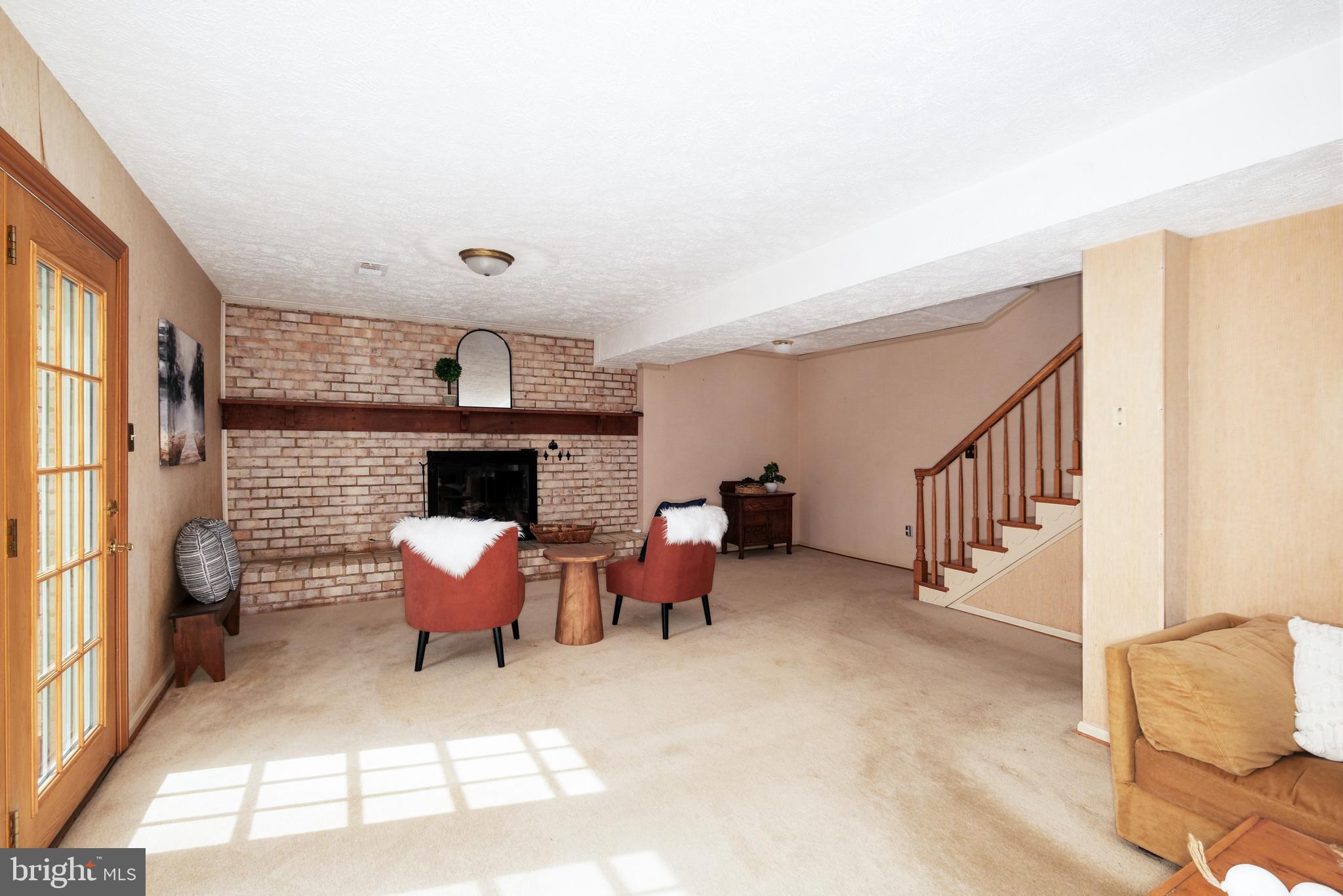 9121 DONNA DEAN DRIVE