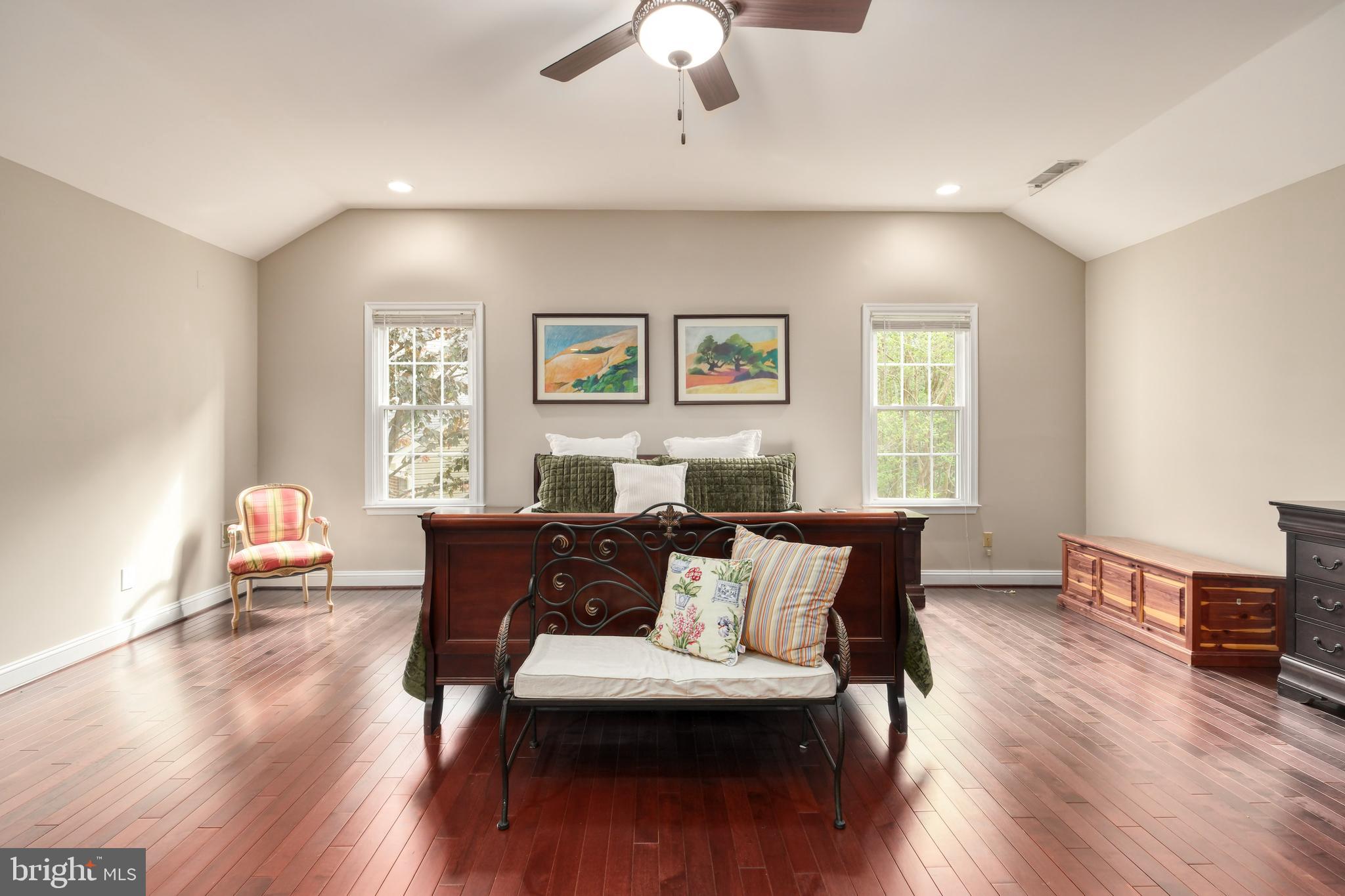 7904 WILLFIELD COURT