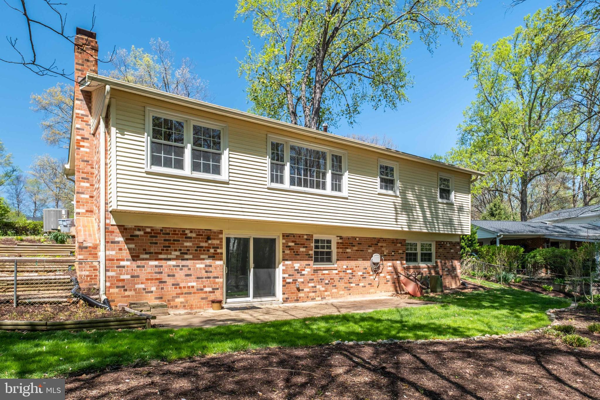 8709 POWDER HORN ROAD