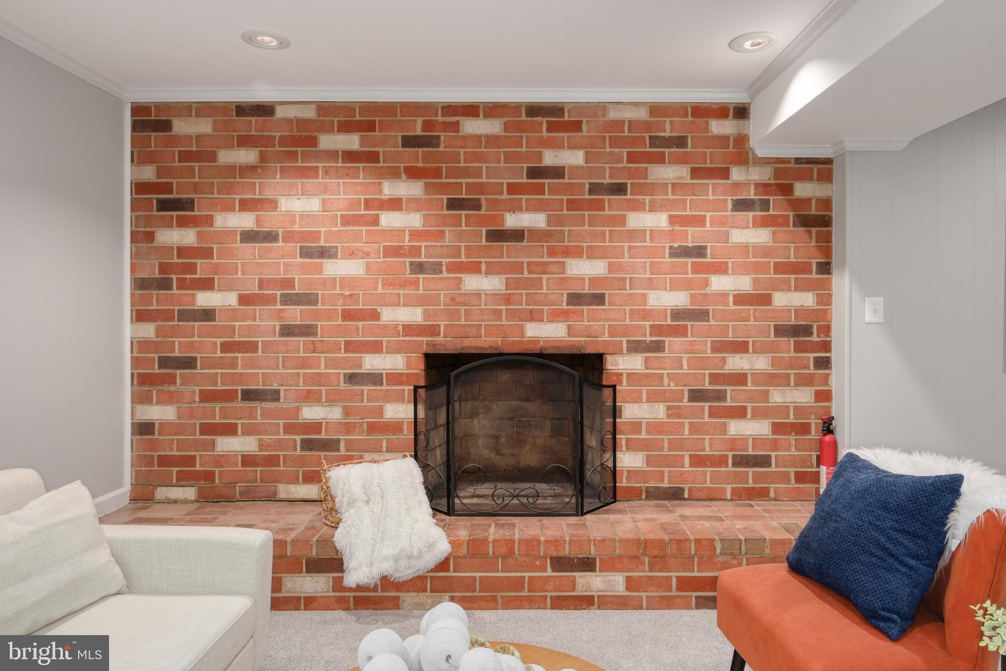 8709 POWDER HORN ROAD