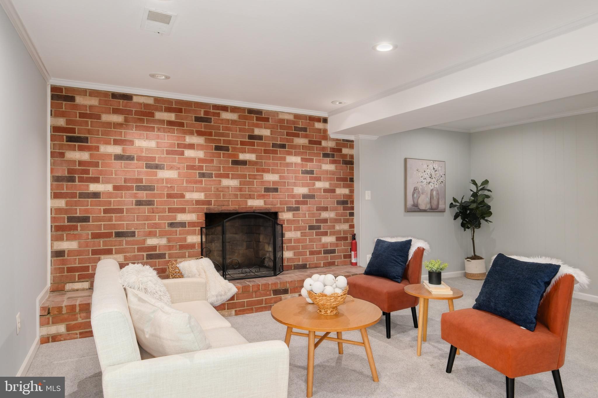 8709 POWDER HORN ROAD