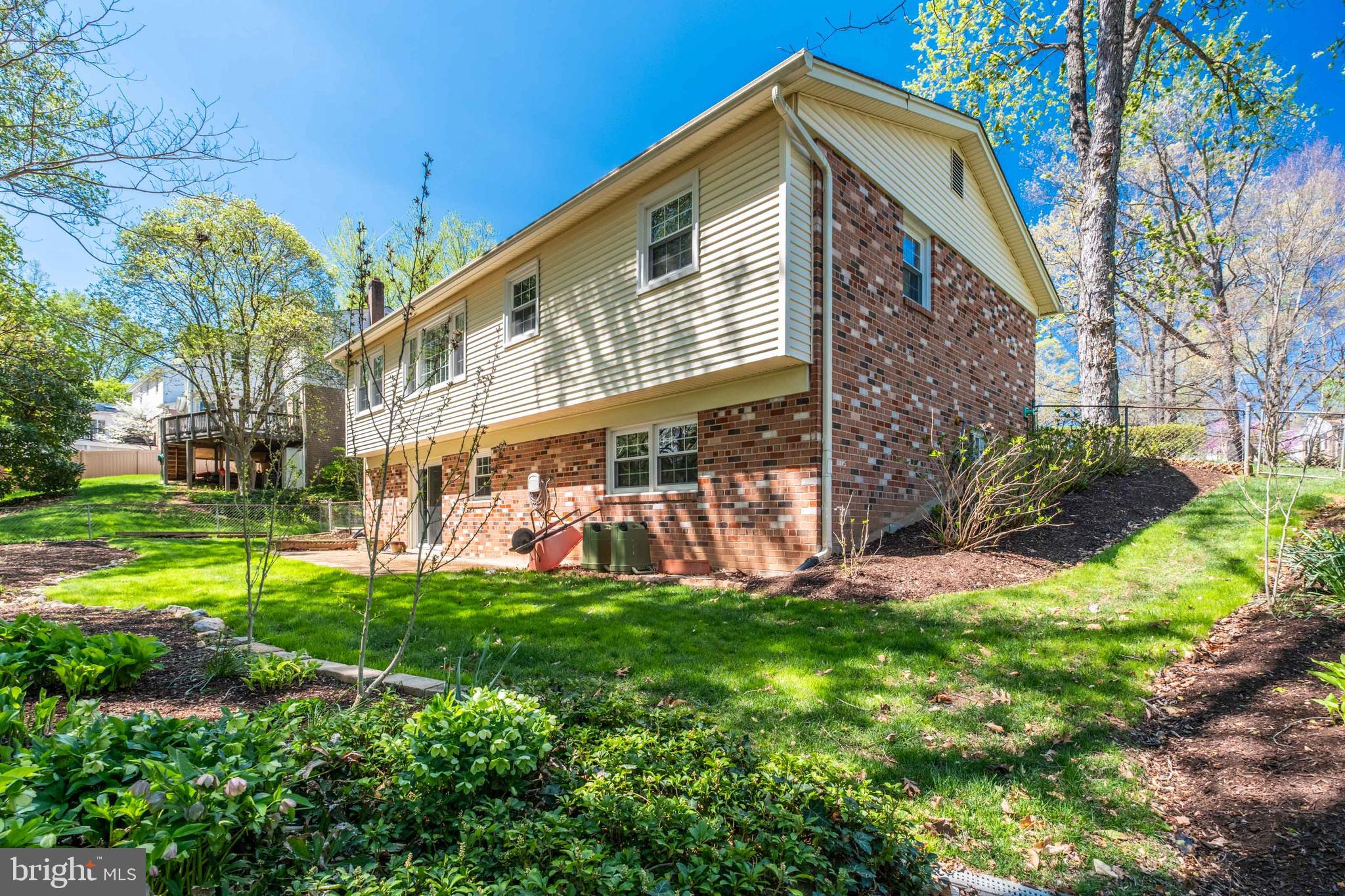 8709 POWDER HORN ROAD