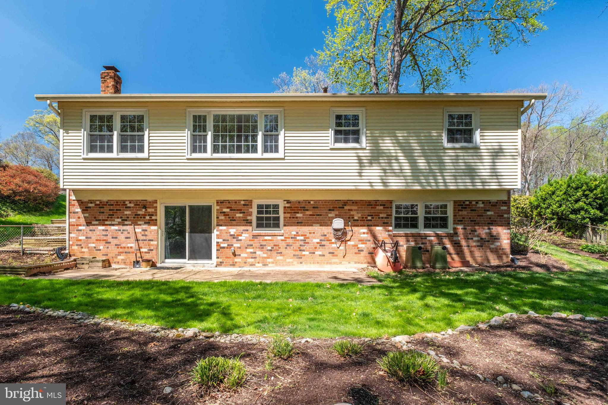 8709 POWDER HORN ROAD