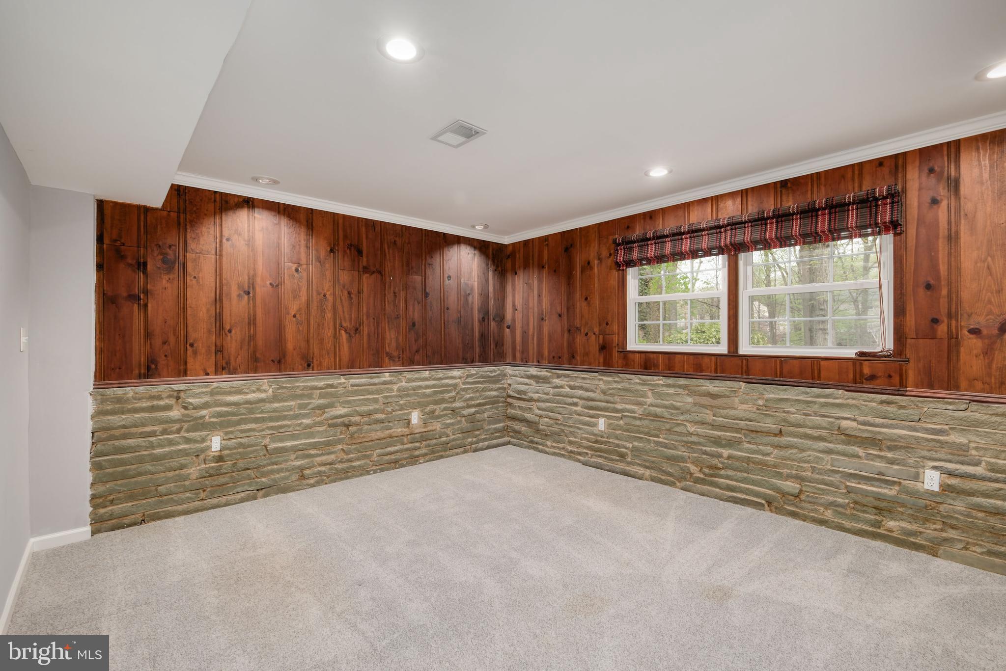 8709 POWDER HORN ROAD