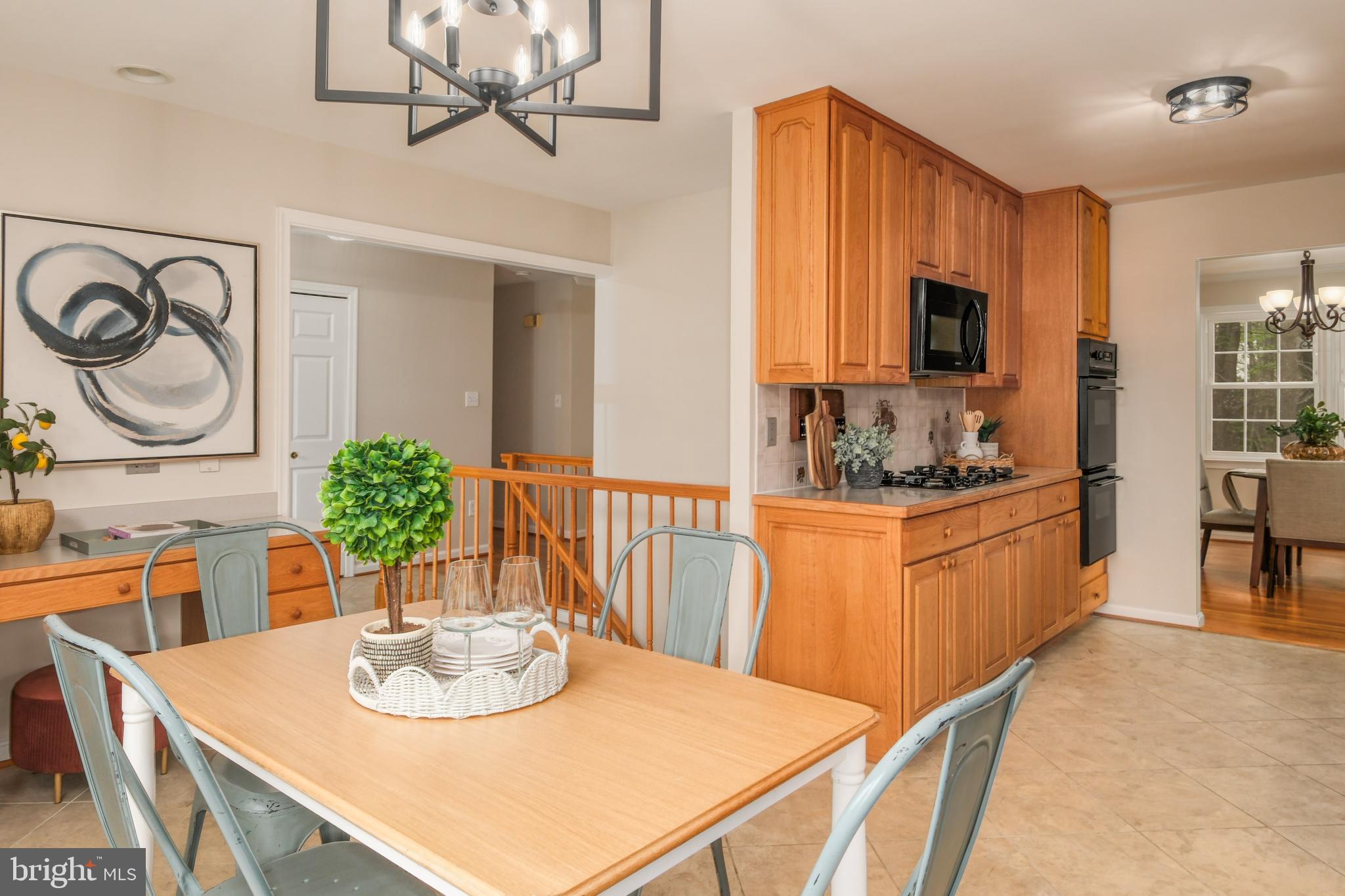 8709 POWDER HORN ROAD