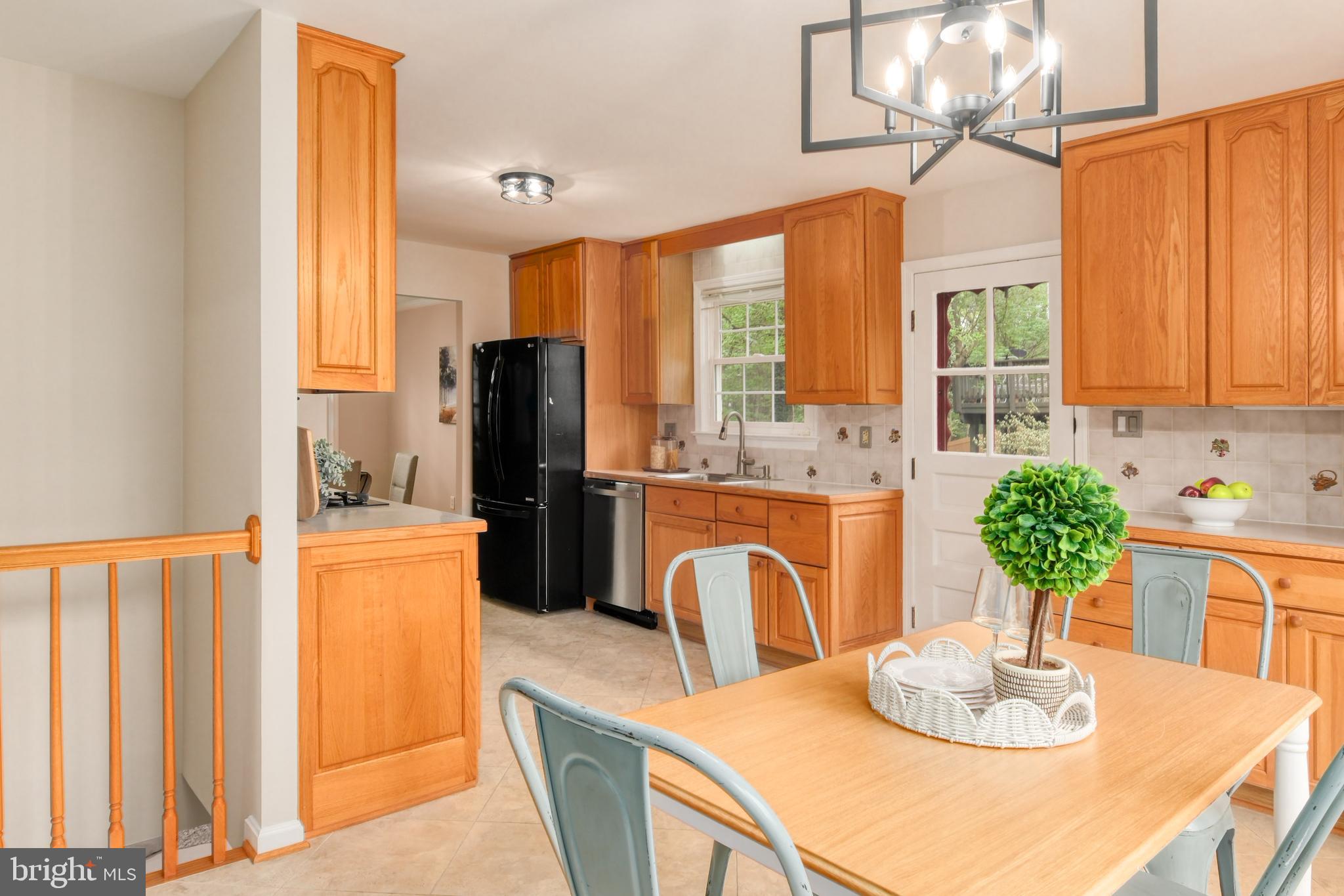 8709 POWDER HORN ROAD