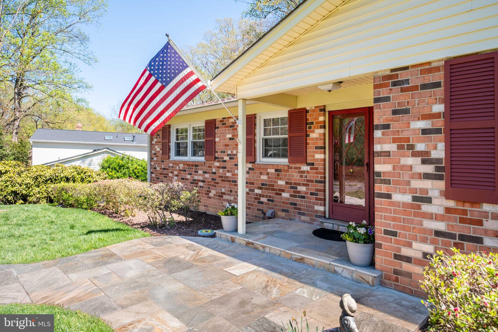 8709 POWDER HORN ROAD