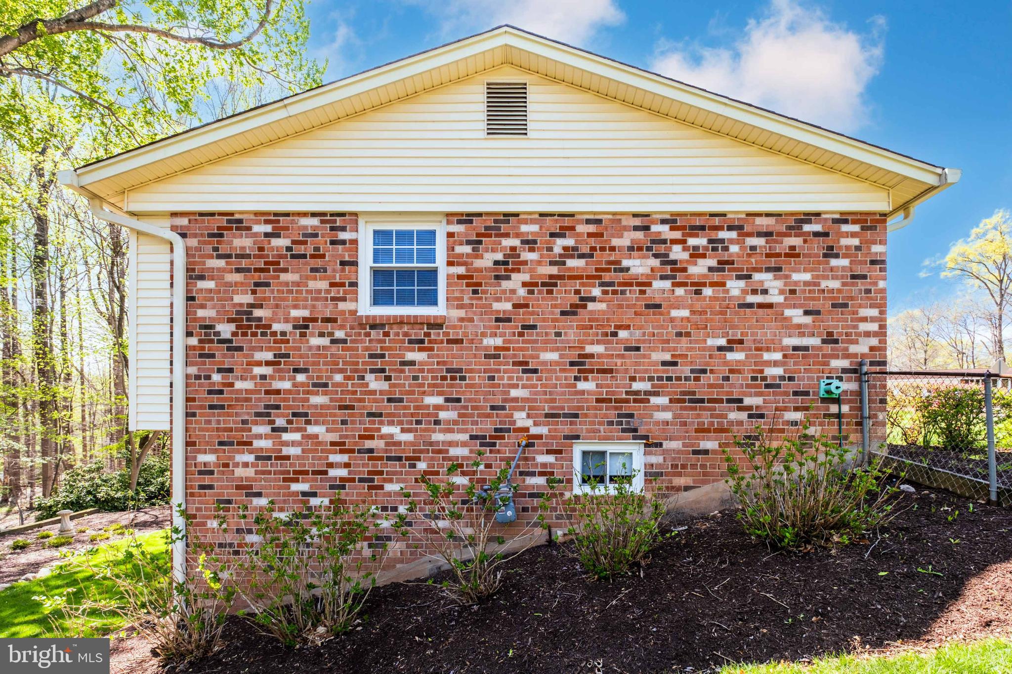 8709 POWDER HORN ROAD