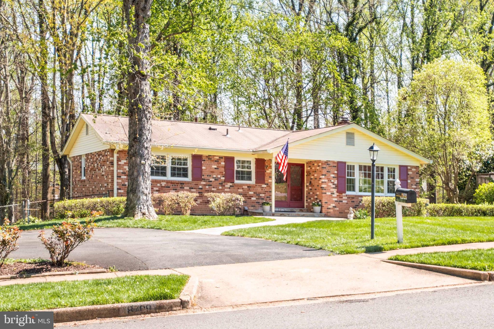 8709 POWDER HORN ROAD