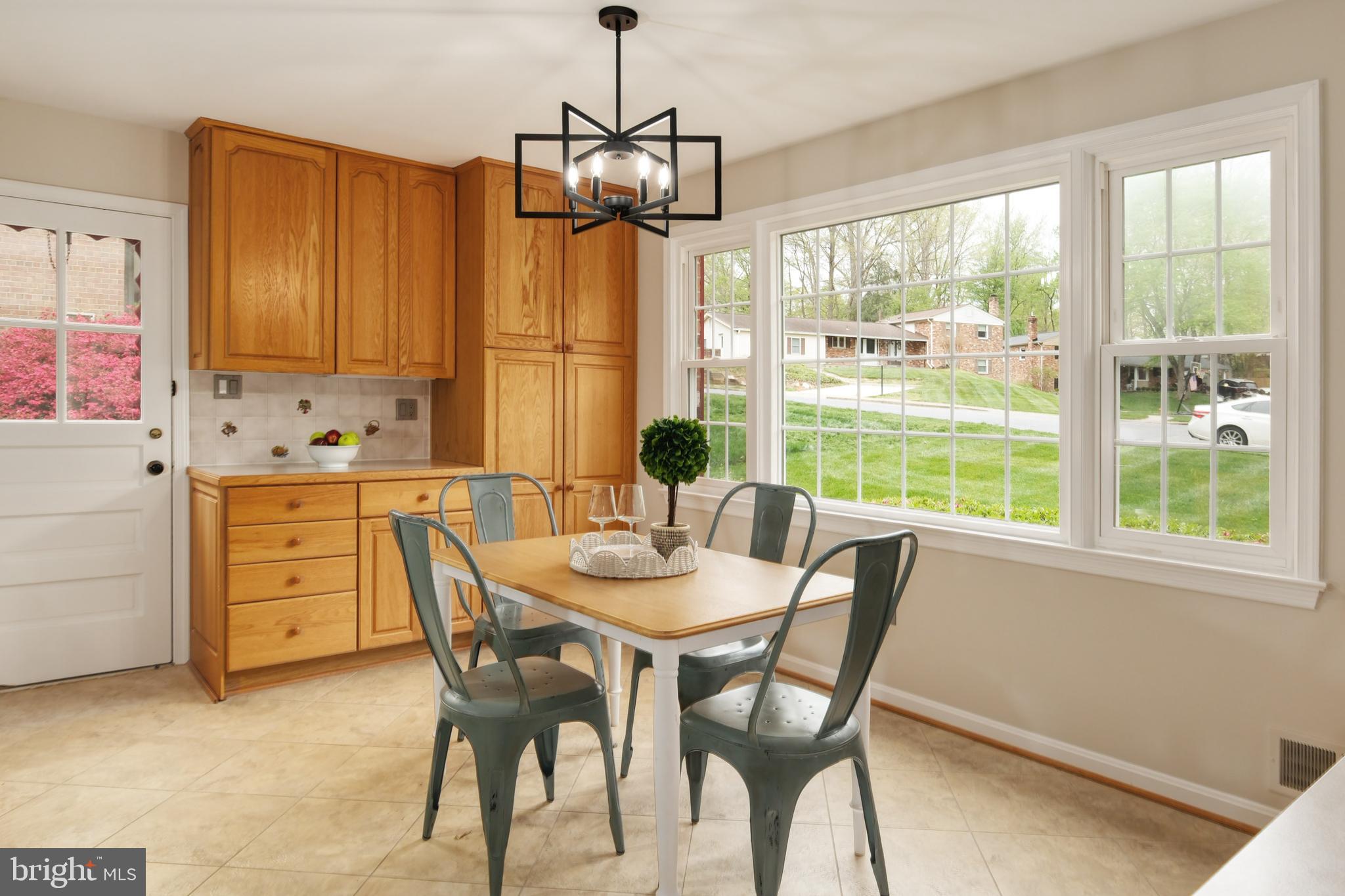 8709 POWDER HORN ROAD