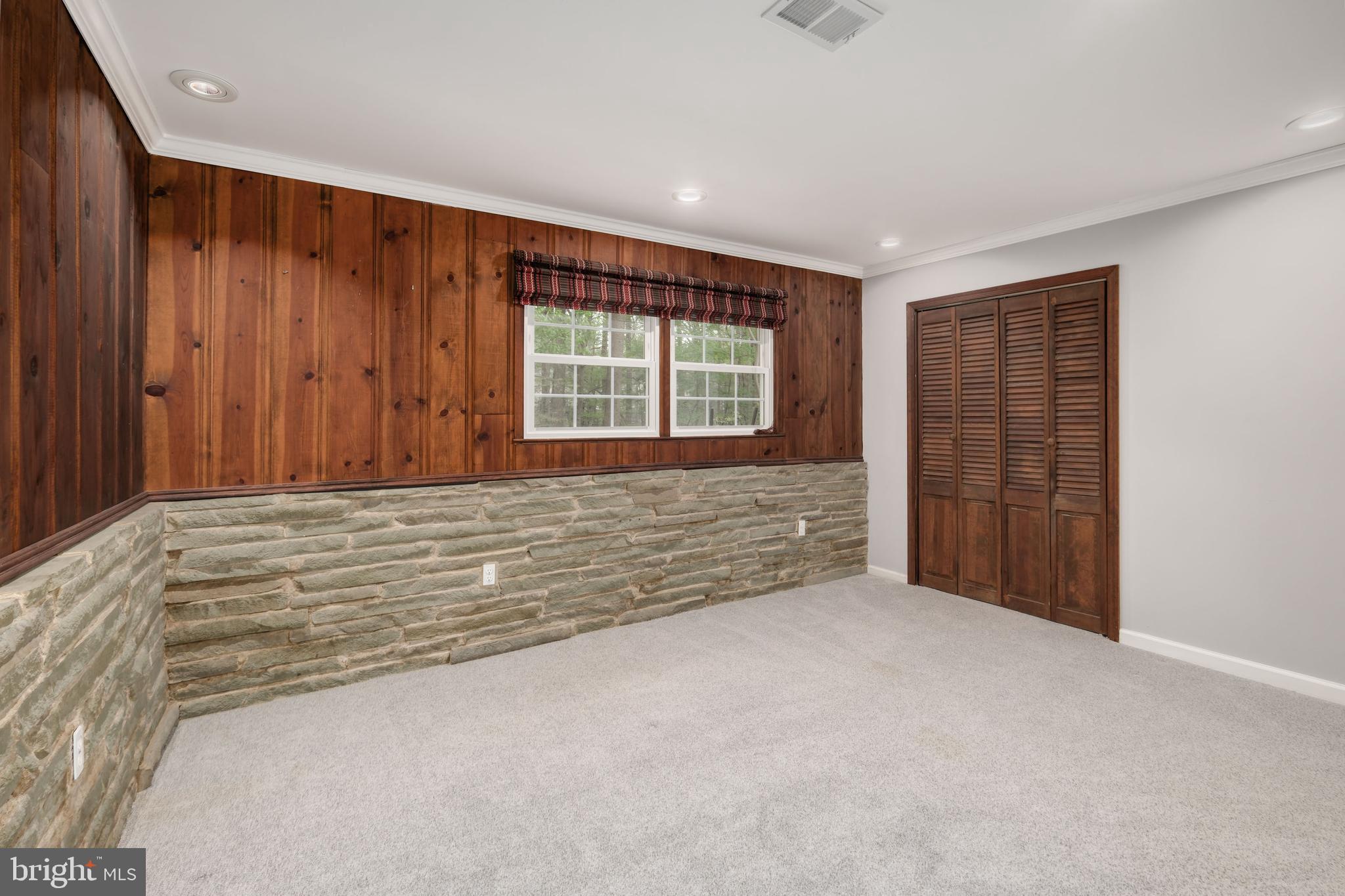 8709 POWDER HORN ROAD