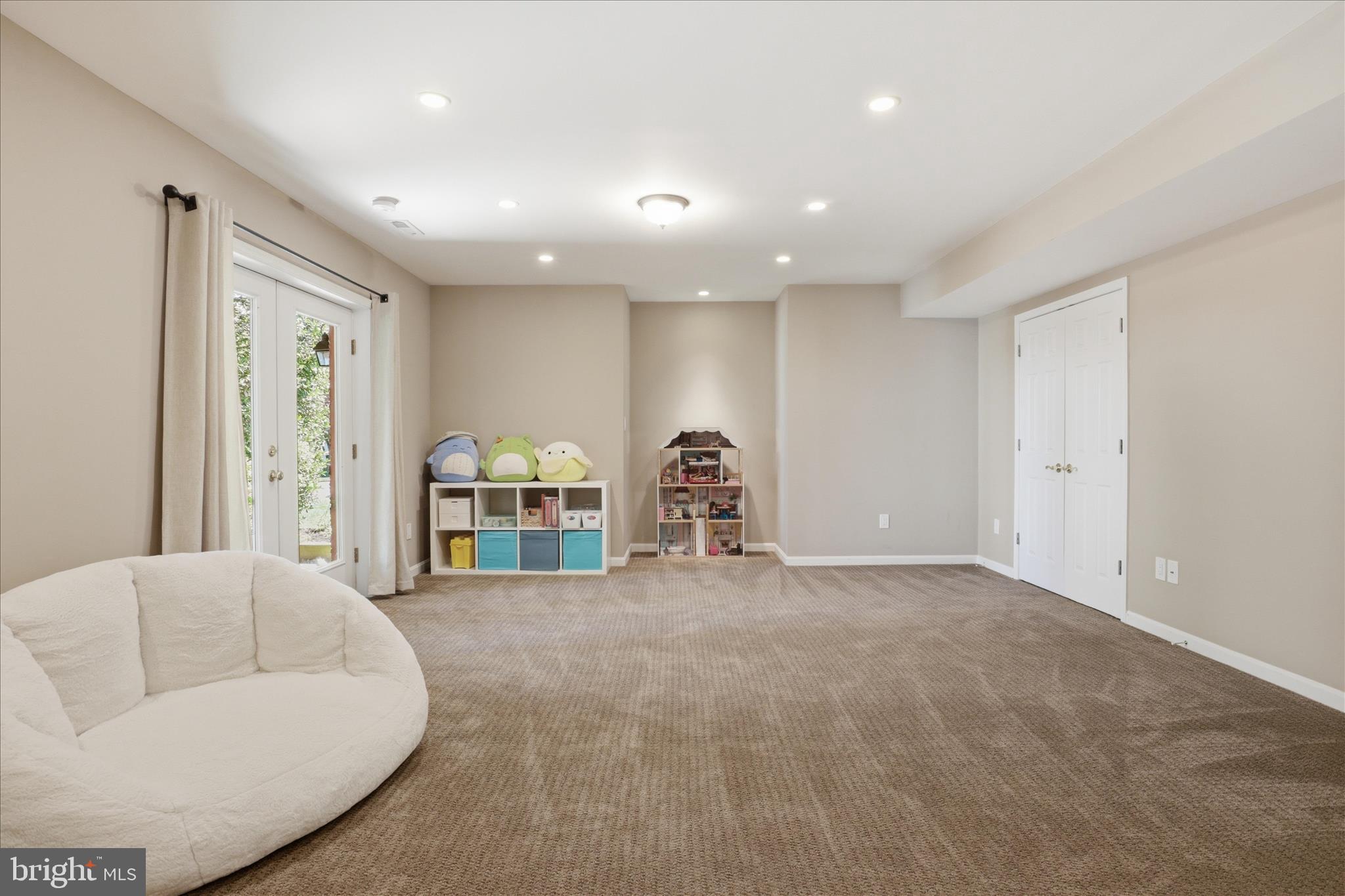 3424 SILVER MAPLE PLACE