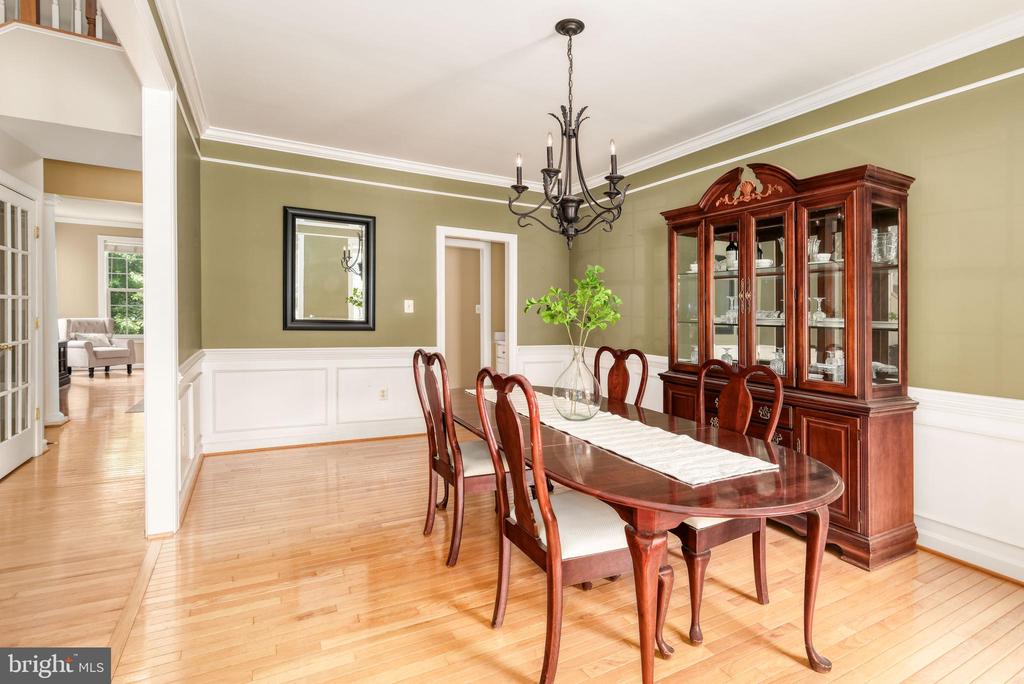 7811 THORNFIELD COURT