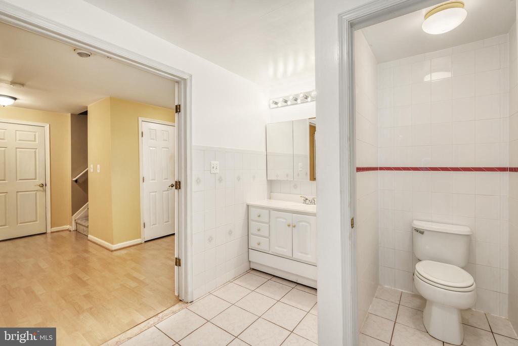 7811 THORNFIELD COURT