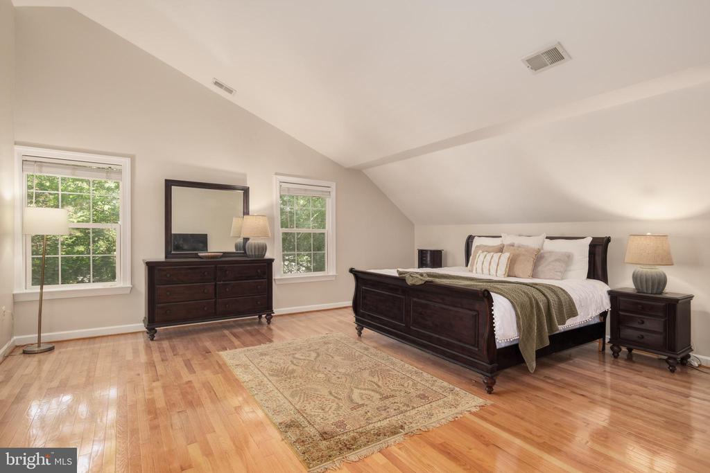 7811 THORNFIELD COURT