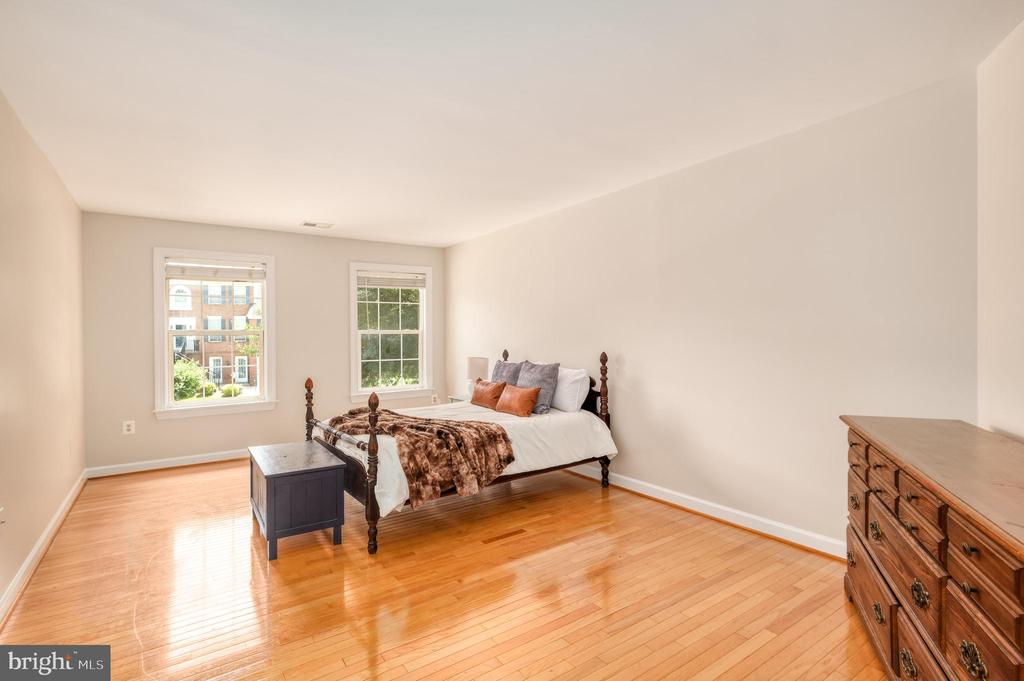 7811 THORNFIELD COURT