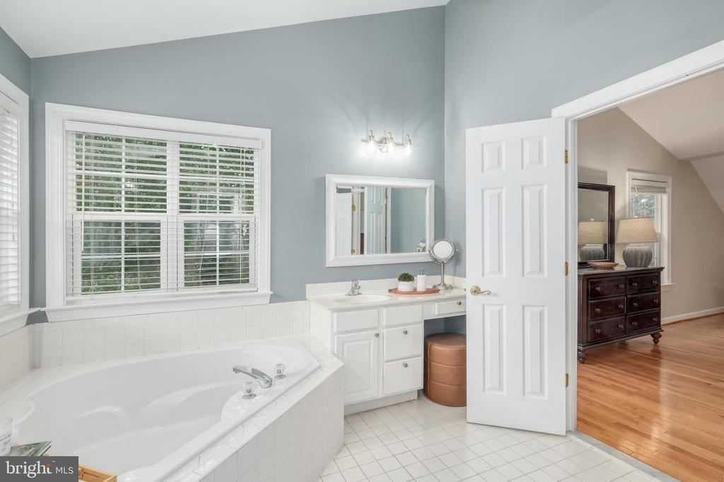 7811 THORNFIELD COURT